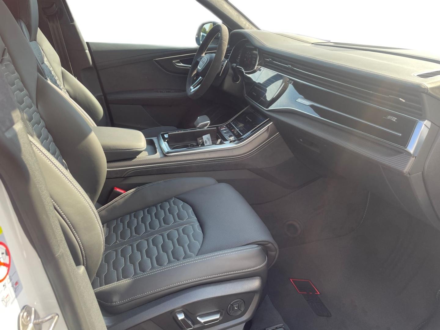 Bild über Audi RS Q8 SUV TFSI quattro tiptronic - für weitere Informationen kontaktieren Sie den Audi Partner