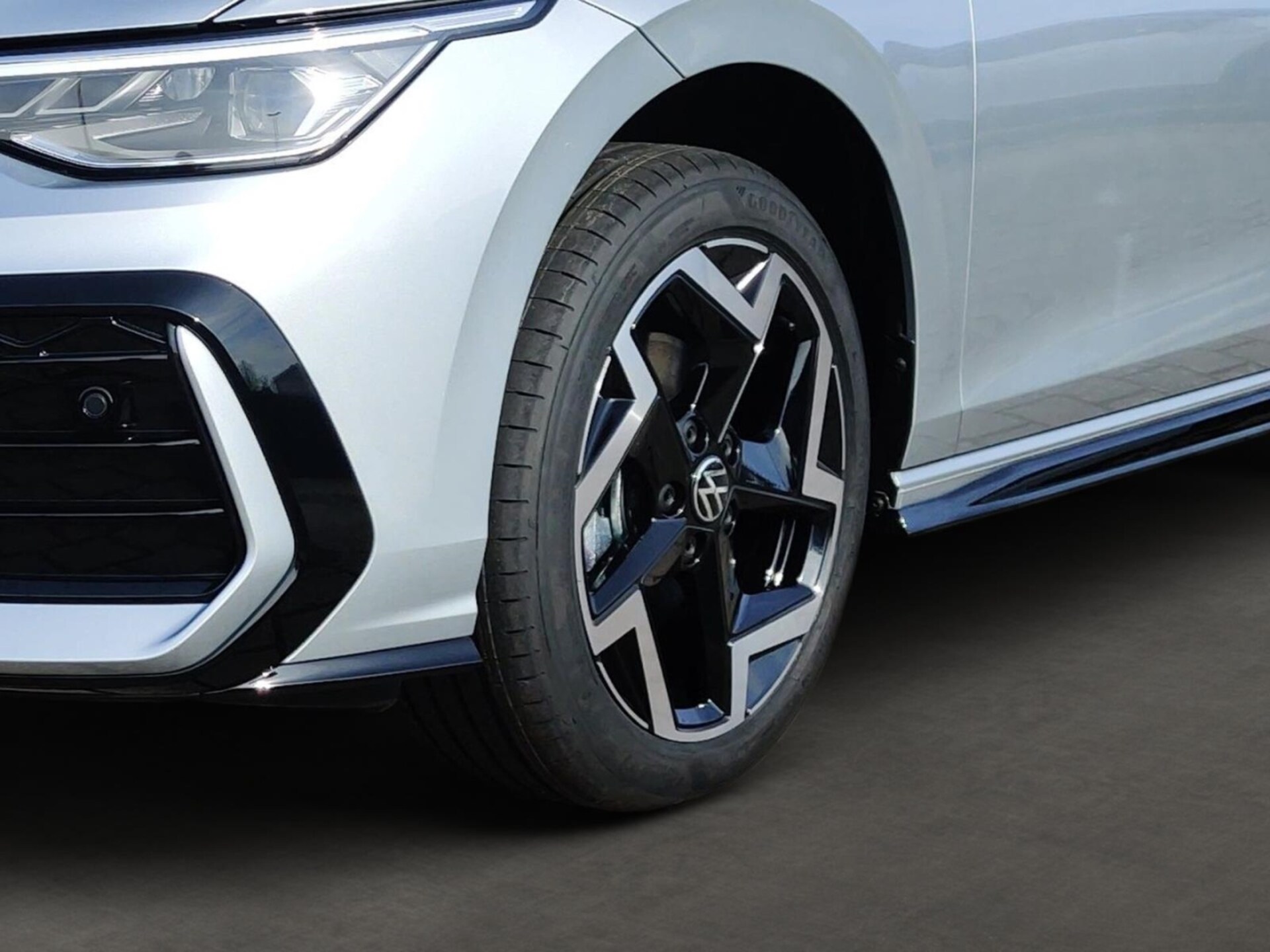 Volkswagen Golf R-Line