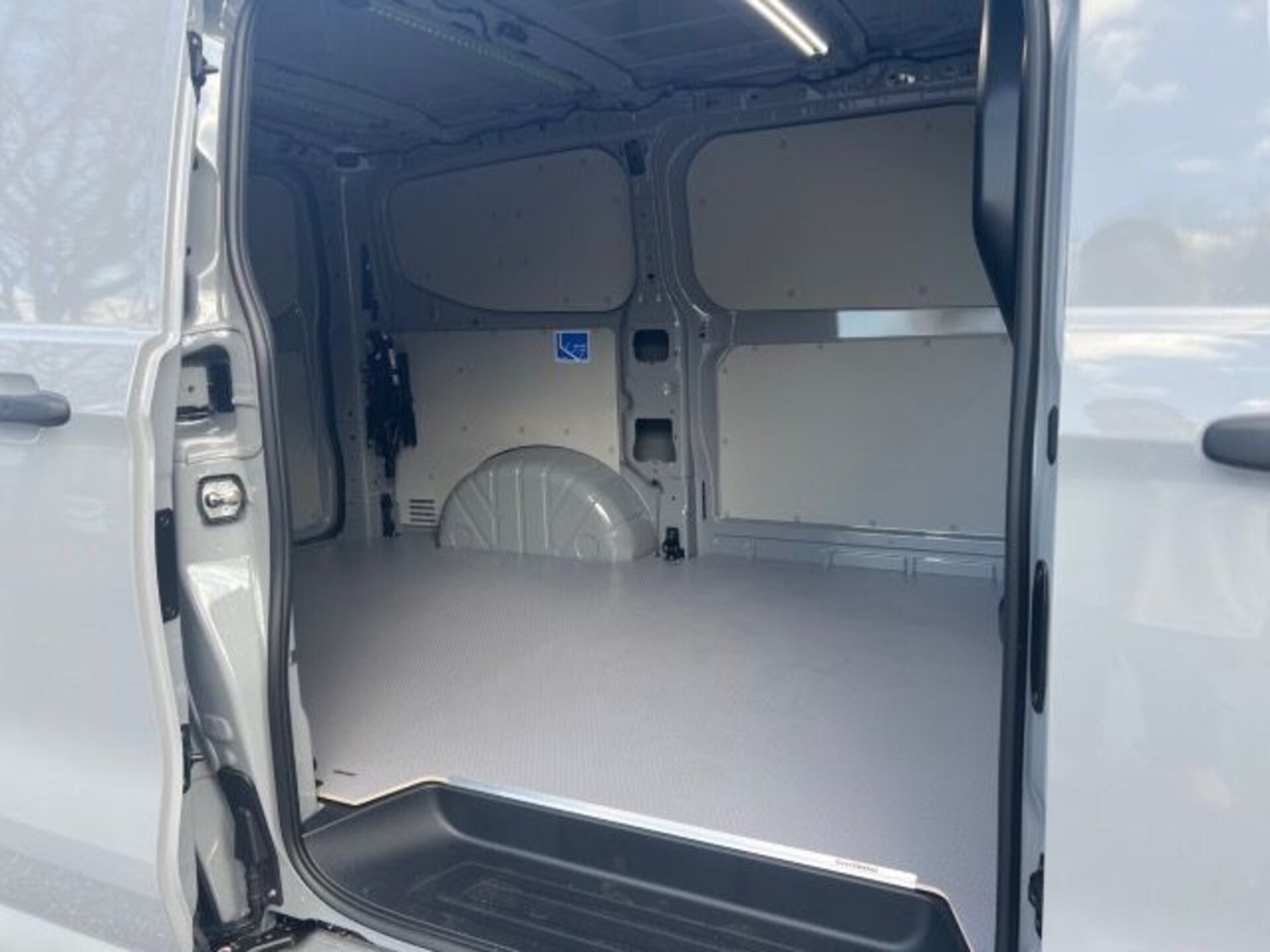 Volkswagen Transporter Kasten kurzer Radstand
