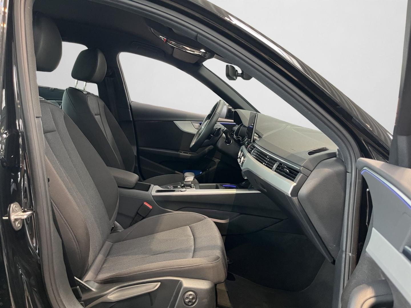 Bild über Audi A4 Avant 35 TFSI S tronic - für weitere Informationen kontaktieren Sie den Audi Partner