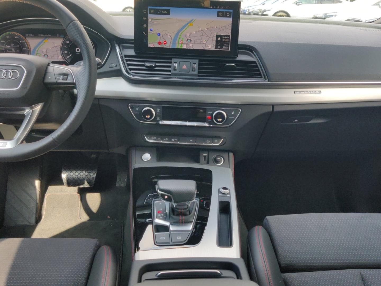 Bild über Audi Q5 TFSI e S line business 55 TFSI e quattro S tronic - für weitere Informationen kontaktieren Sie den Audi Partner