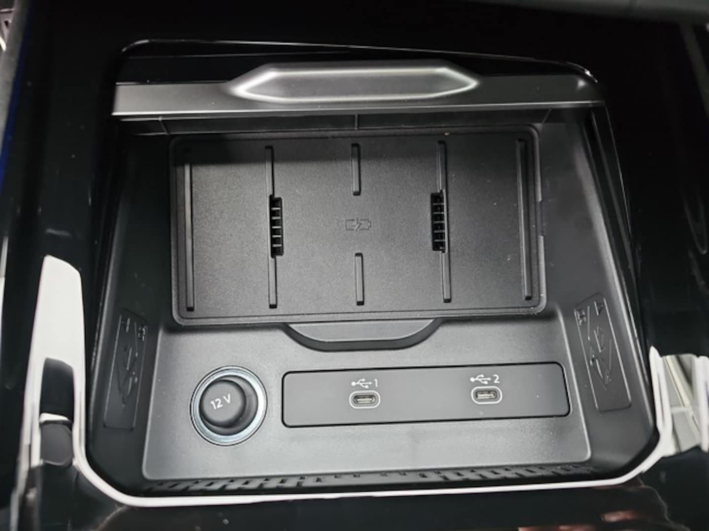 Bild über Audi Q3 SUV TFSI quattro 195 kW S tronic - für weitere Informationen kontaktieren Sie den Audi Partner