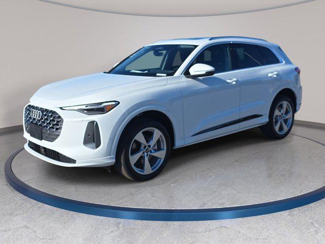 2025 Audi Q5 40 Premium Plus's photo