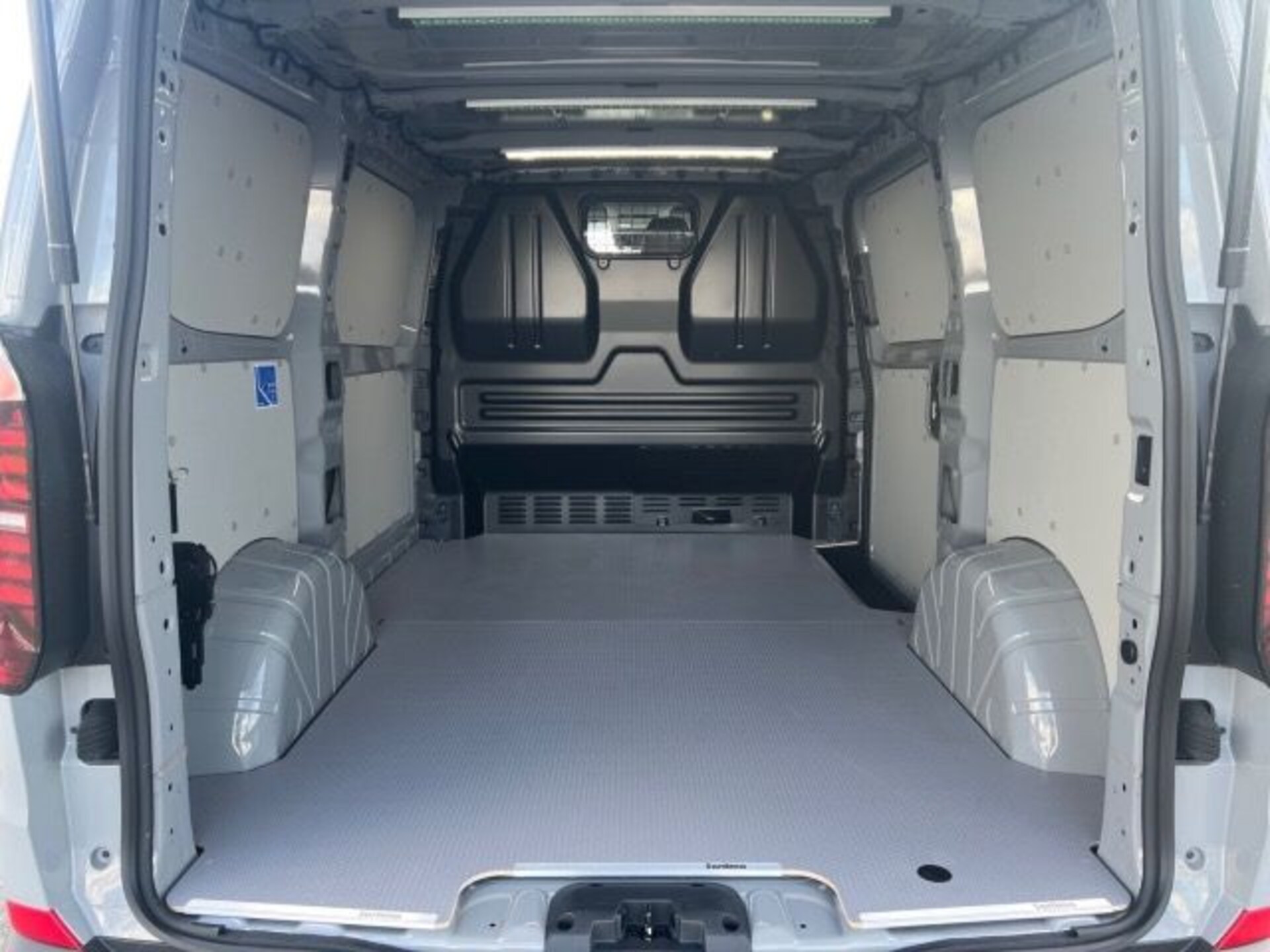 Volkswagen Transporter Kasten kurzer Radstand