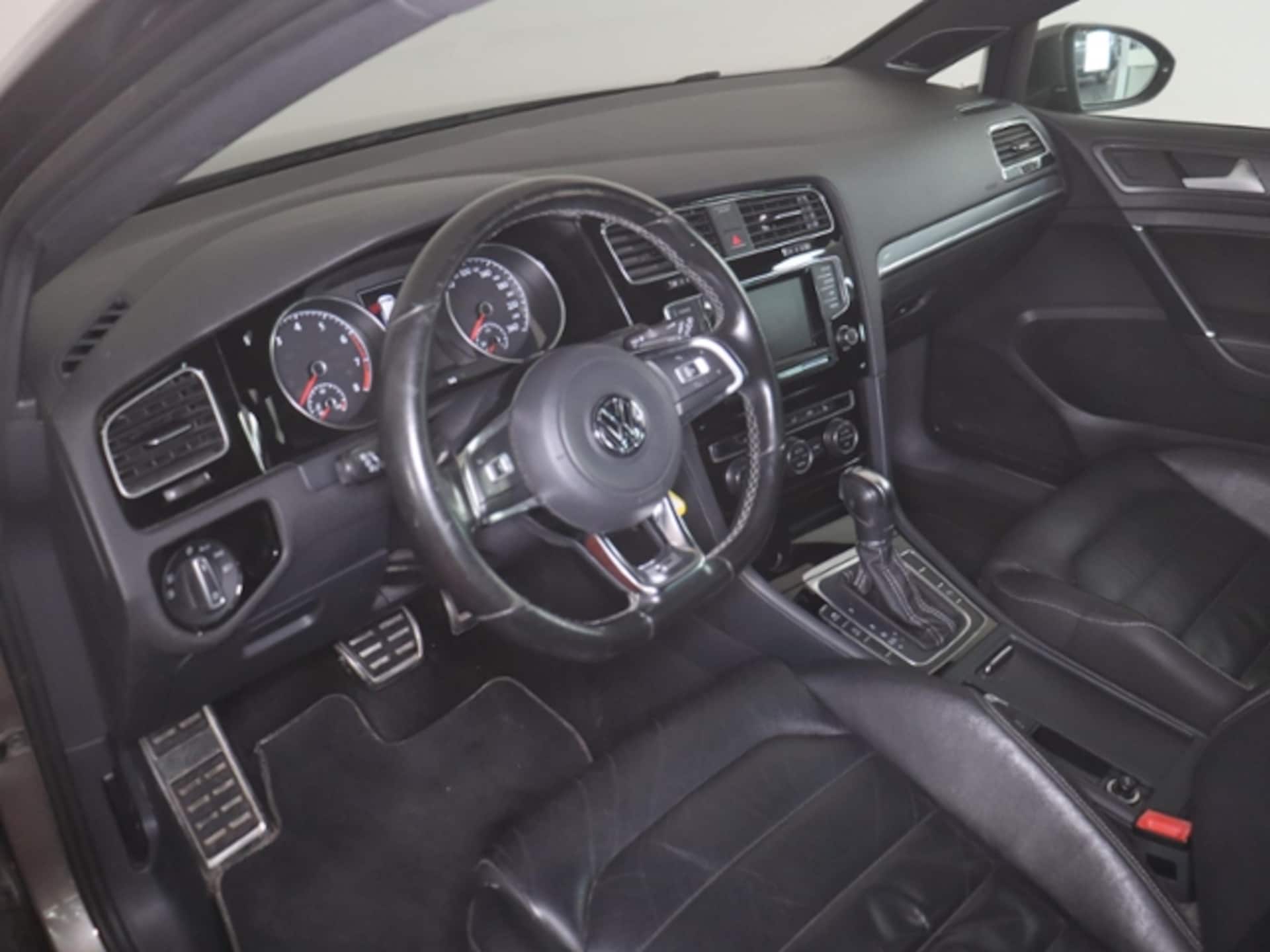 Volkswagen Golf Variant R-Line