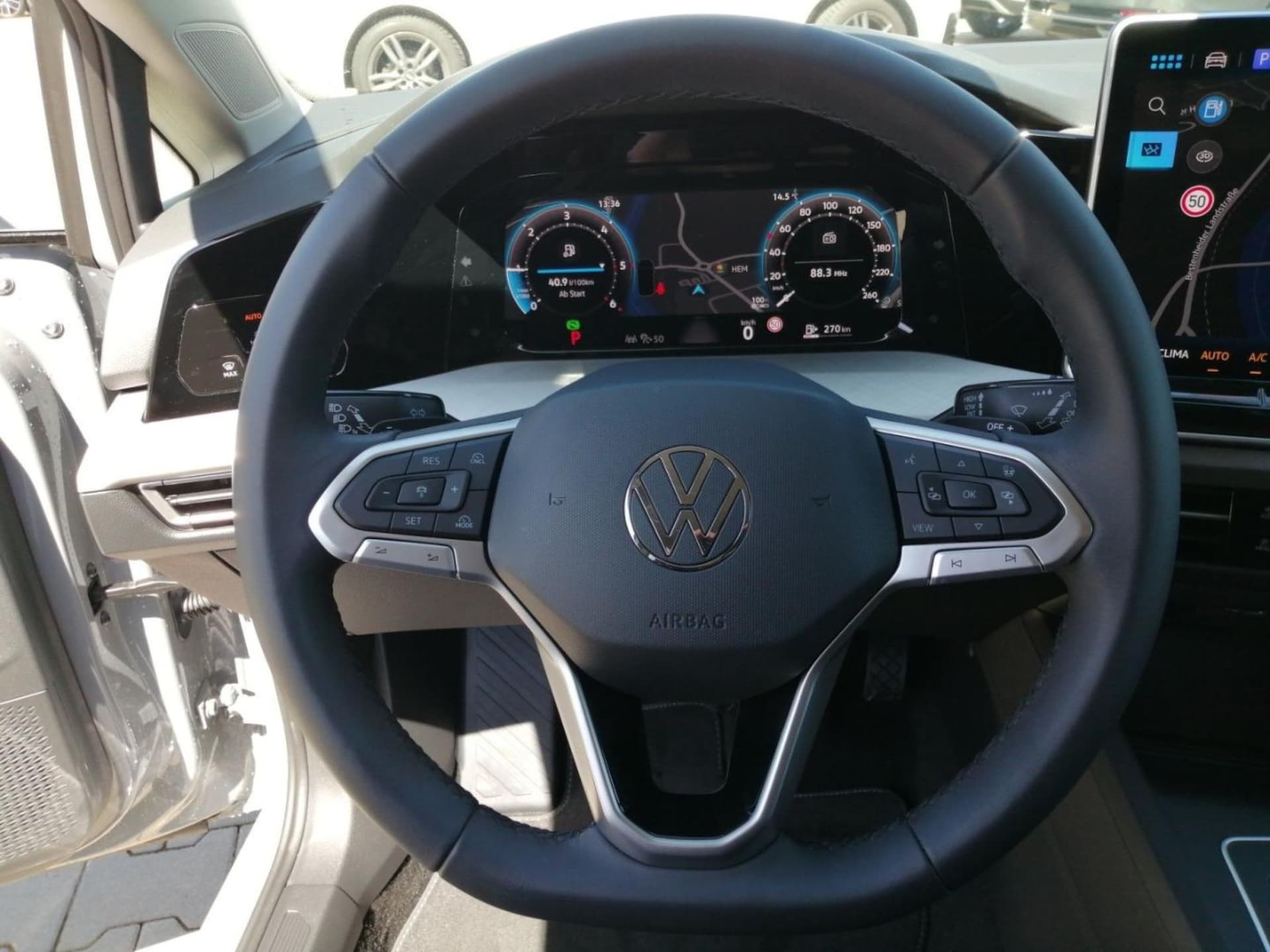 Volkswagen Golf Life