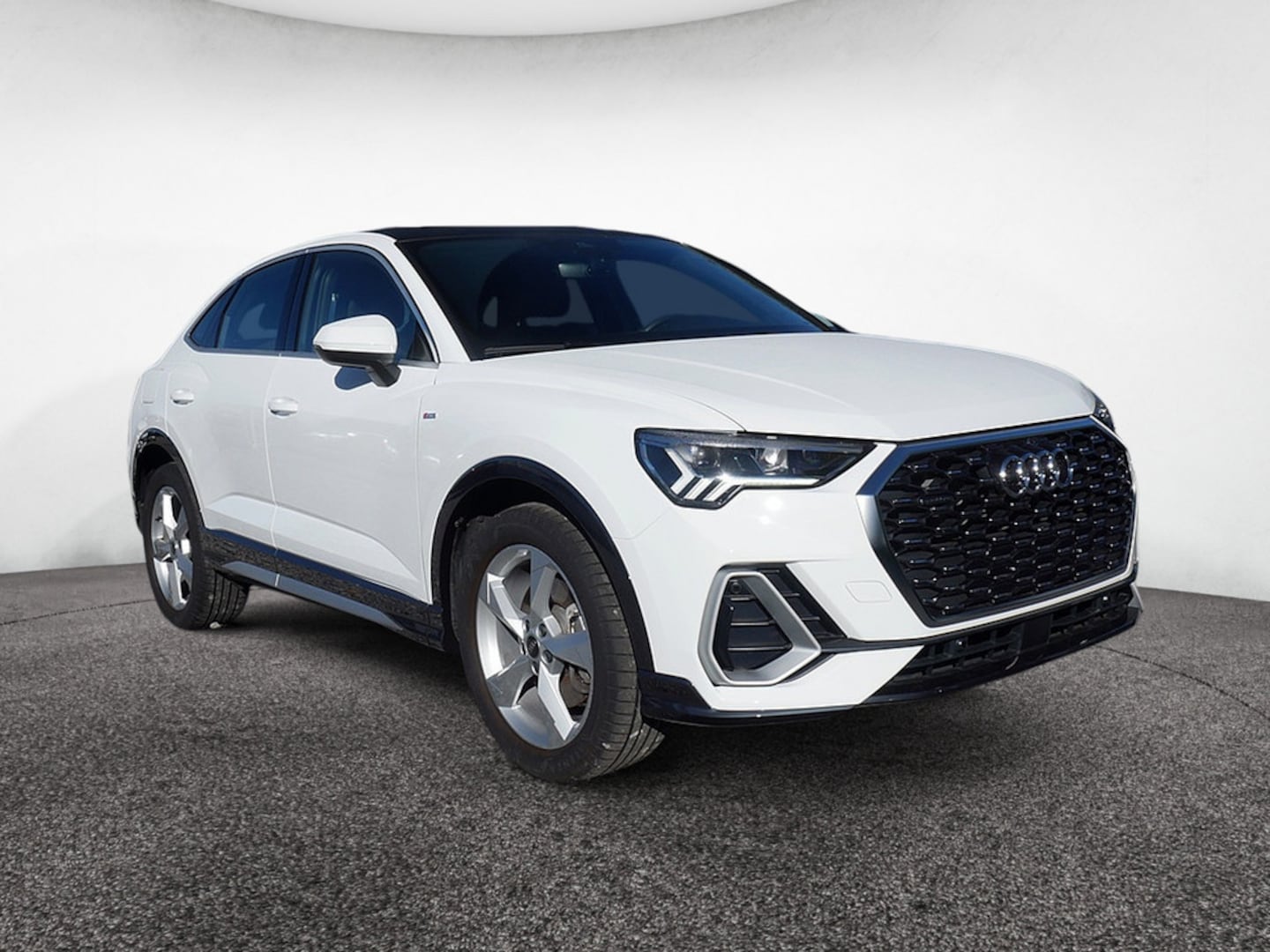 Bild über Audi Q3 Sportback S line 40 TDI quattro S tronic - für weitere Informationen kontaktieren Sie den Audi Partner