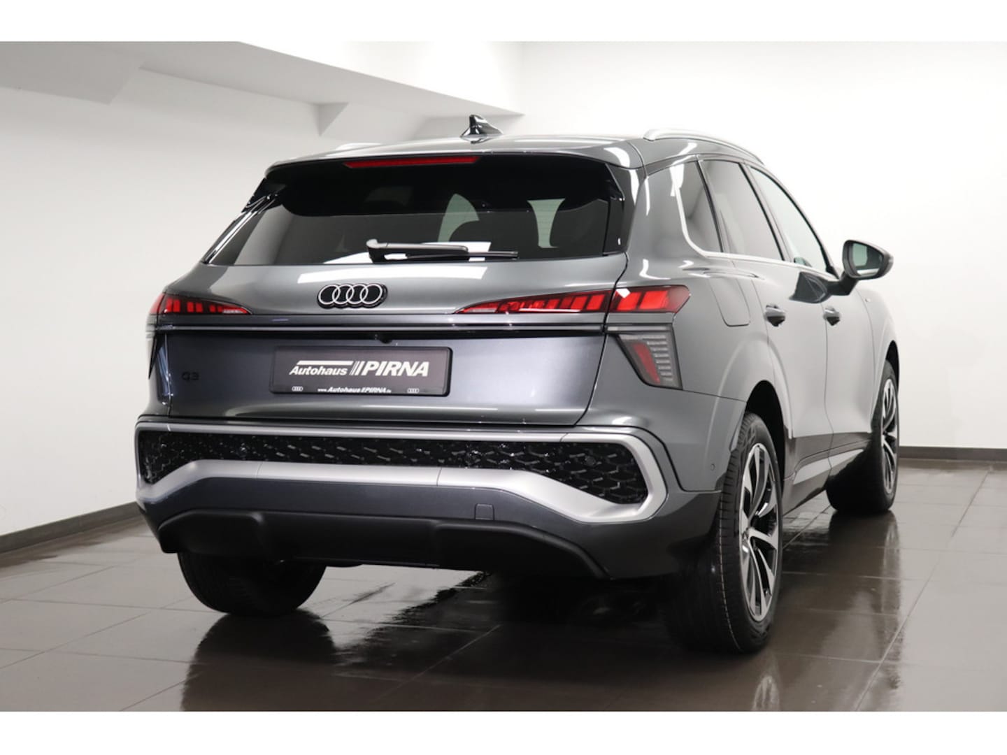 Bild über Audi Q3 SUV TFSI 110 kW S tronic - für weitere Informationen kontaktieren Sie den Audi Partner