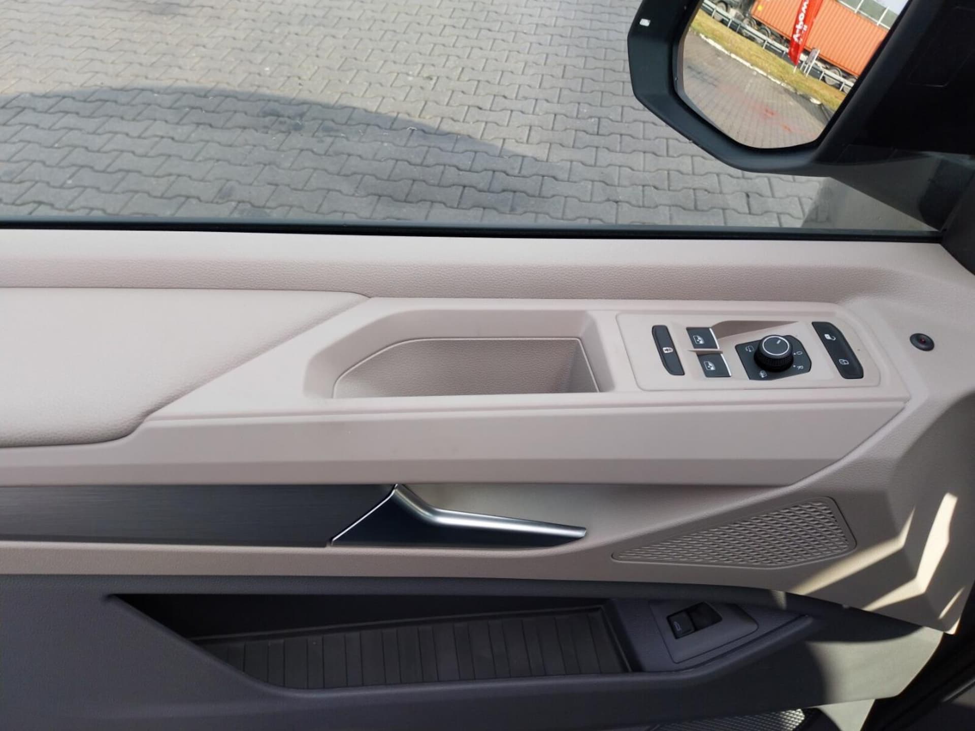 Volkswagen Multivan długi rozstaw osi Life