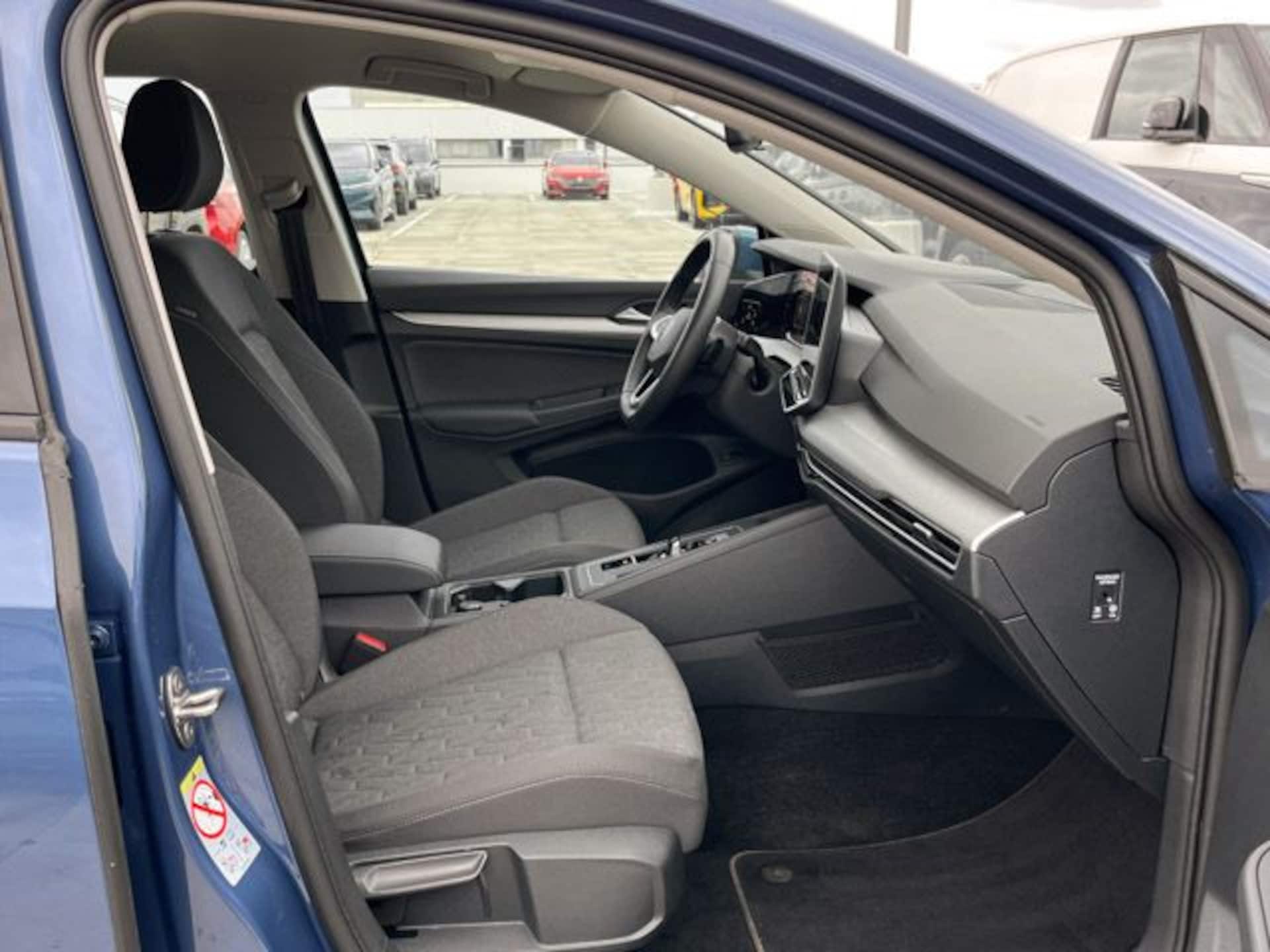 Volkswagen Golf Life
