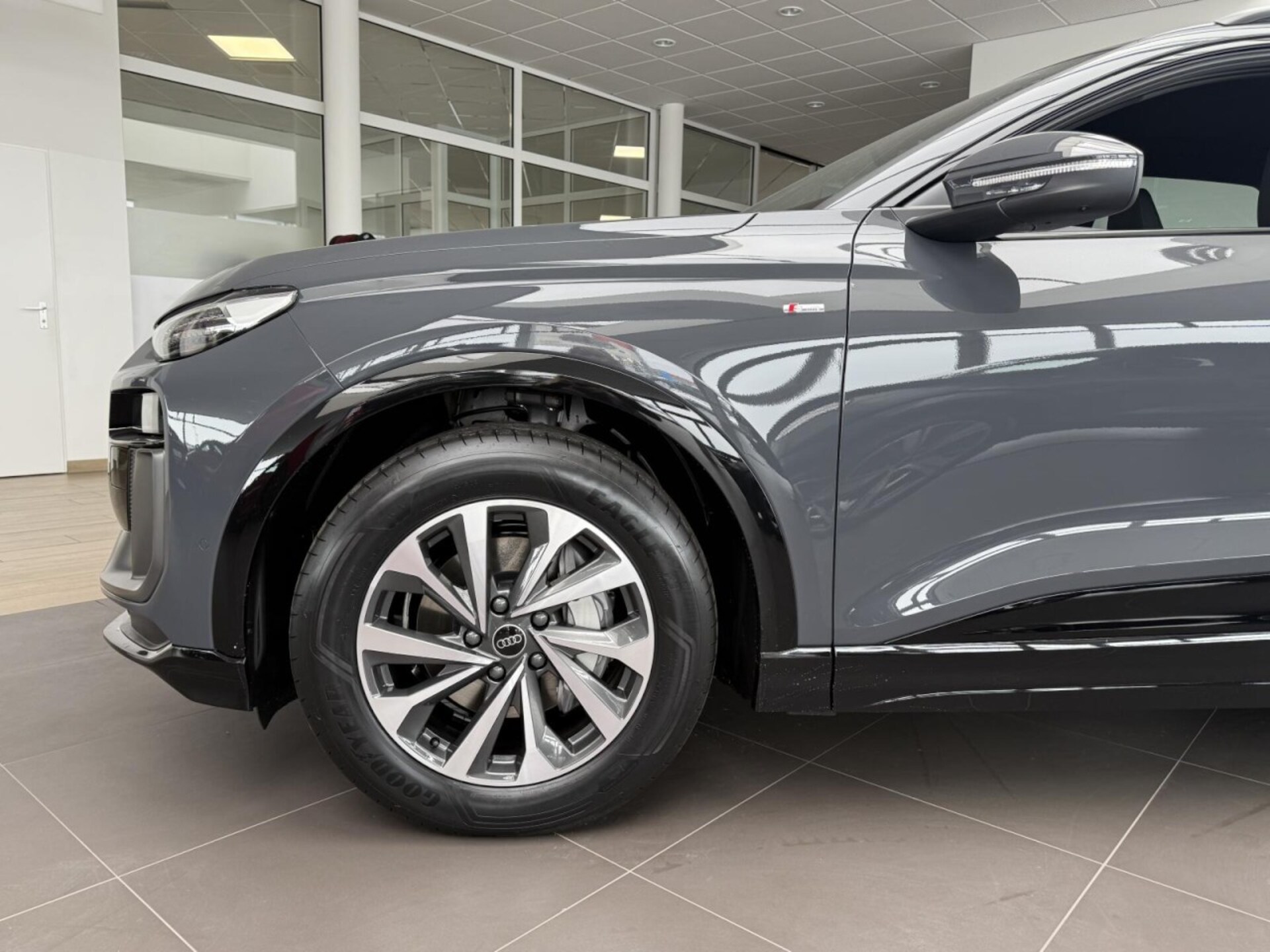 Audi Q6 SUV e-tron