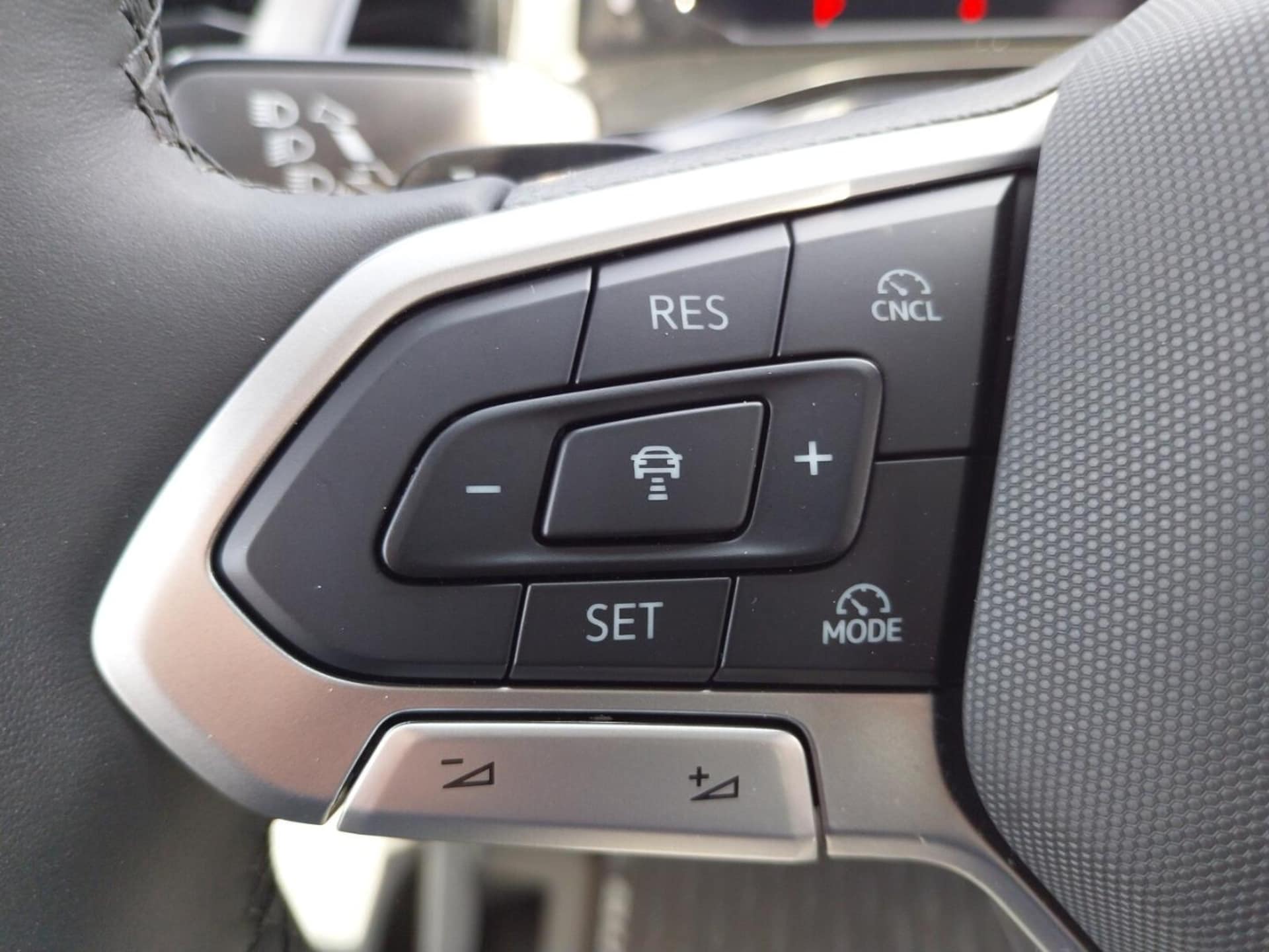 Volkswagen Multivan długi rozstaw osi Life