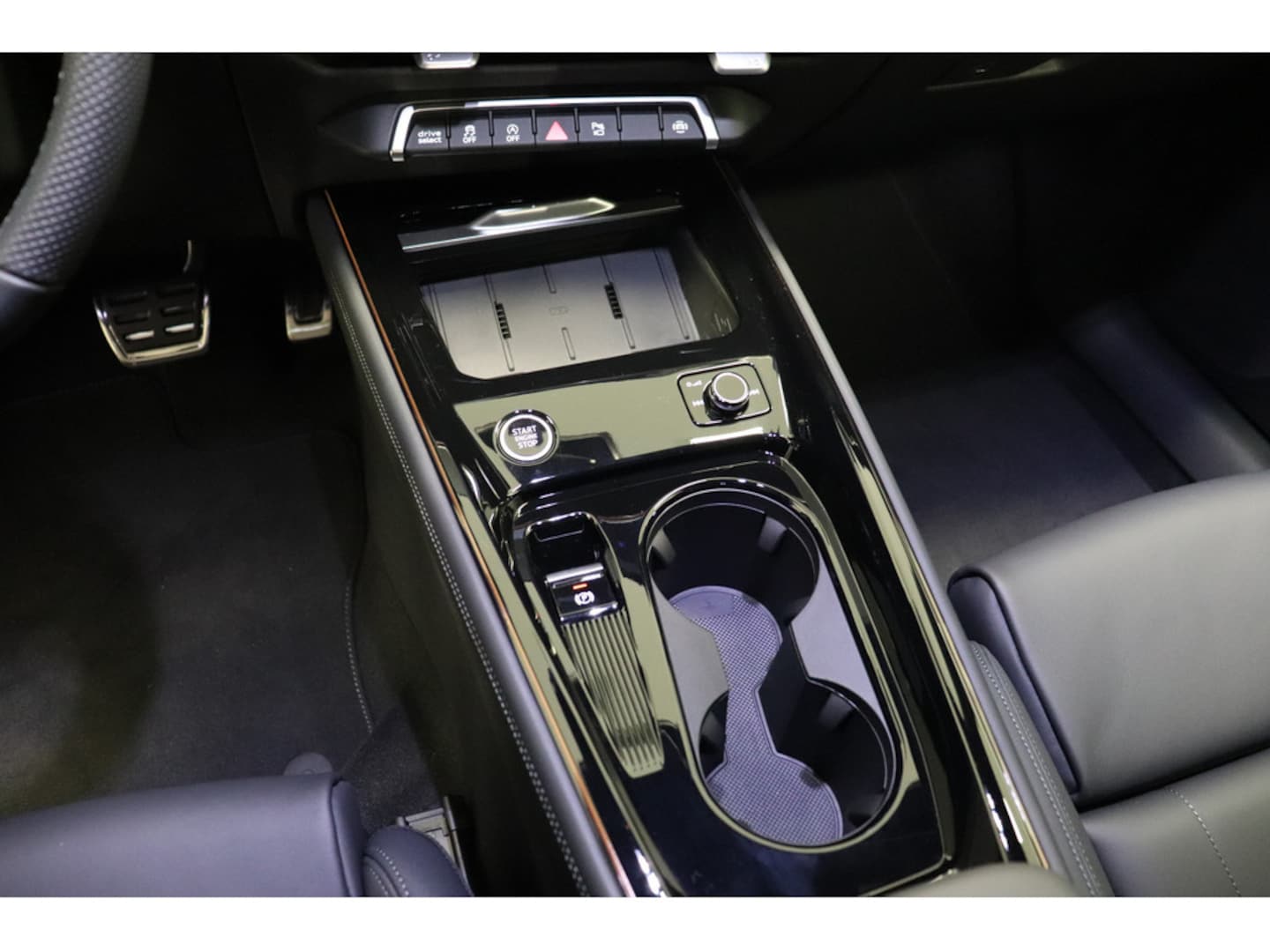 Bild über Audi Q3 SUV TFSI 110 kW S tronic - für weitere Informationen kontaktieren Sie den Audi Partner