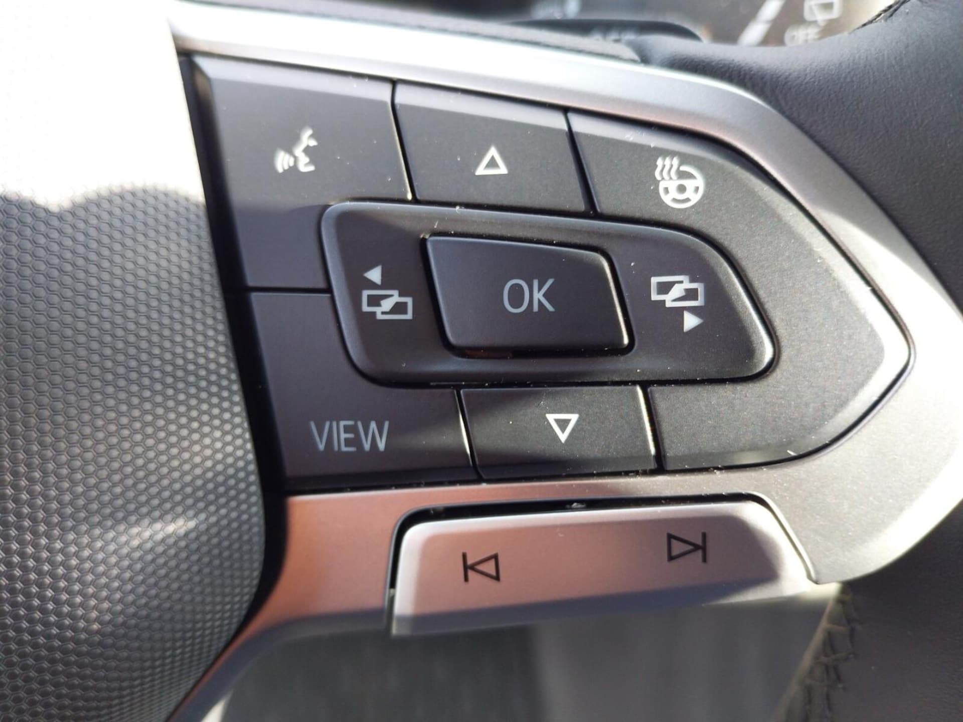 Volkswagen Multivan długi rozstaw osi Life
