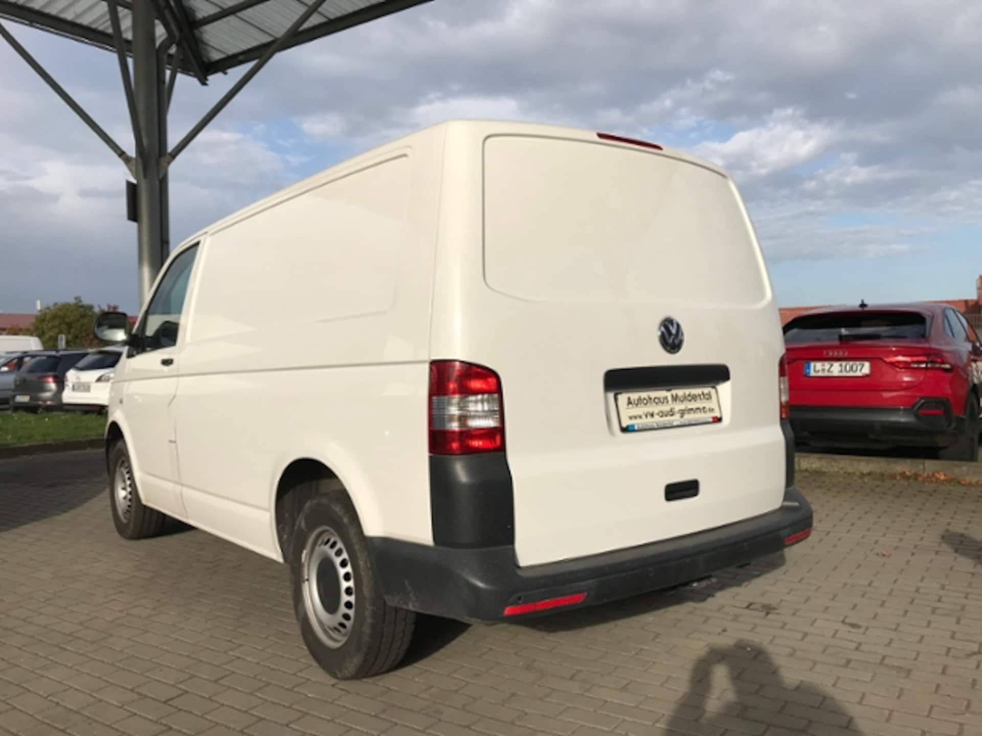 Volkswagen T5 Transporter Kasten kurzer Radstand