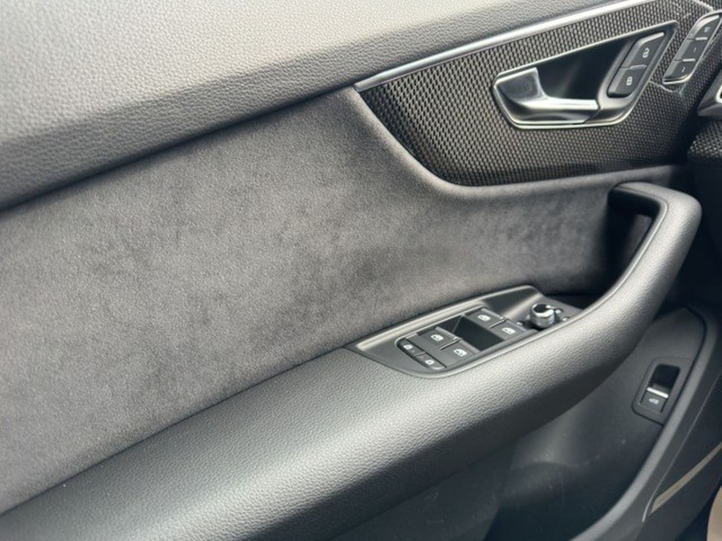 Bild über Audi Q7 competition plus 50 TDI quattro tiptronic - für weitere Informationen kontaktieren Sie den Audi Partner