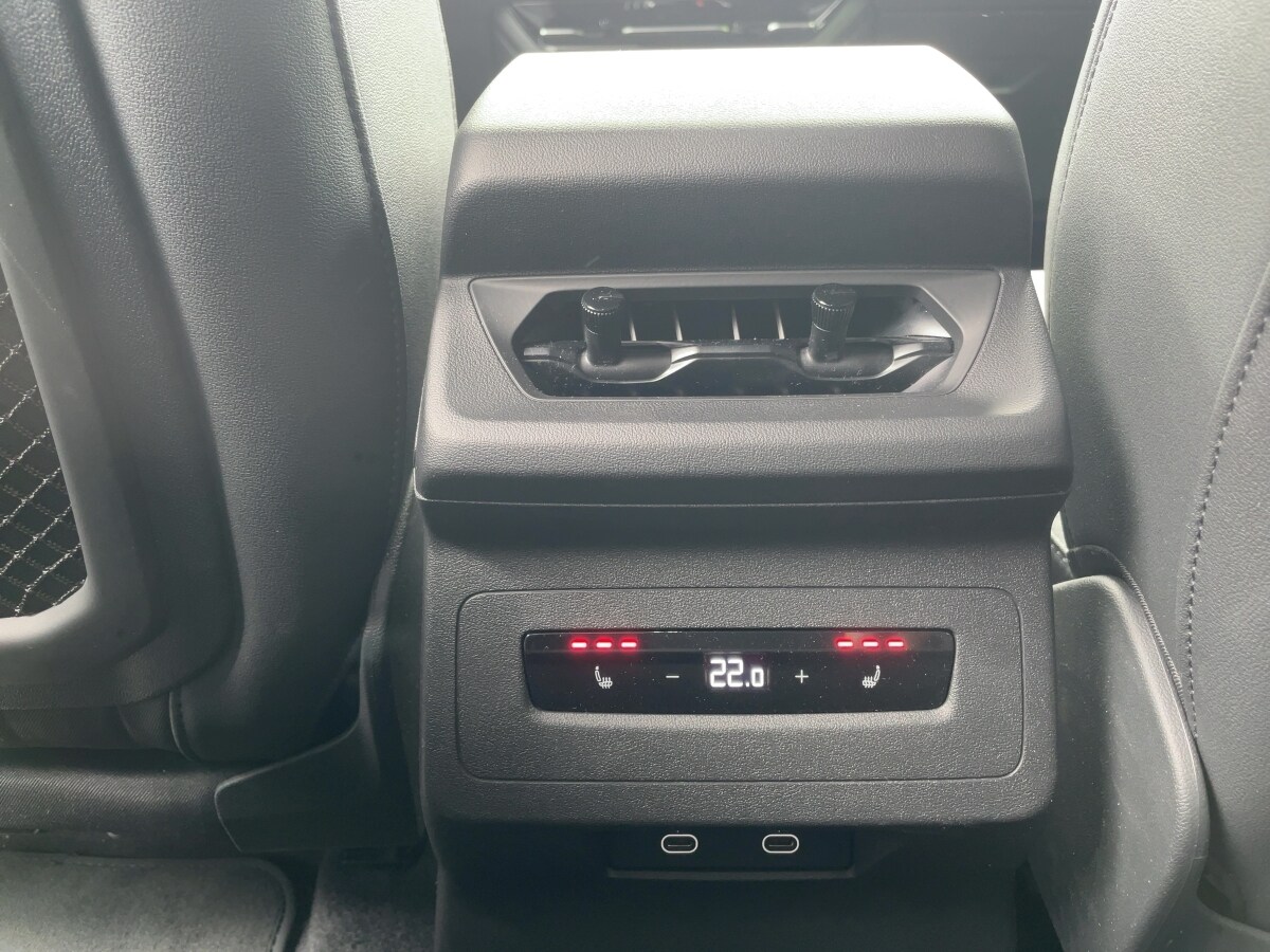 Image about Audi Q6 SUV e-tron e-tron quattro