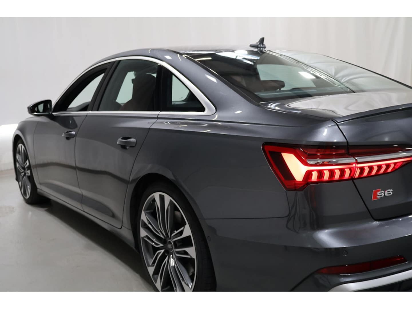 Bild über Audi S6 Limousine TDI quattro tiptronic - für weitere Informationen kontaktieren Sie den Audi Partner
