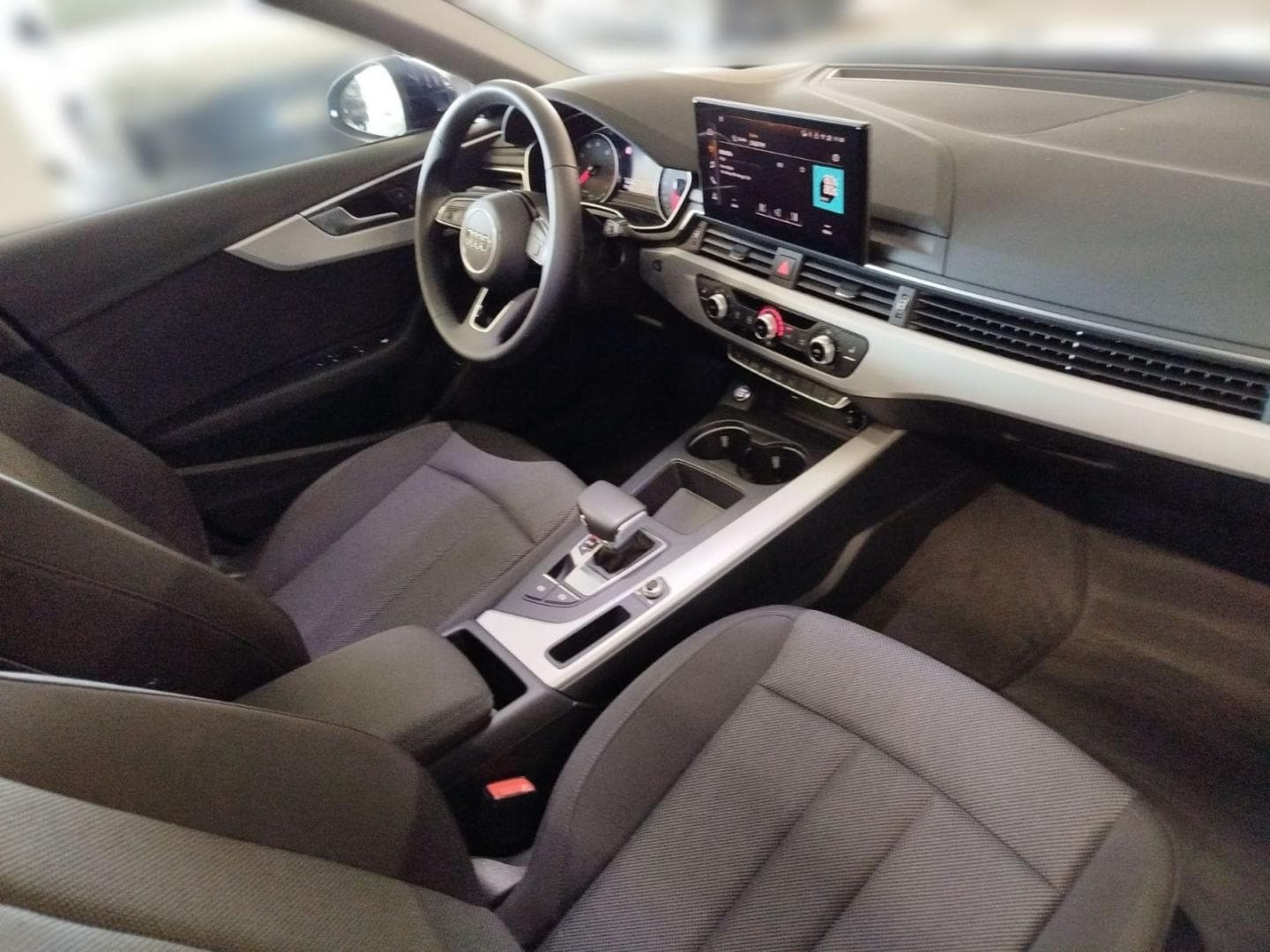 Bild über Audi A4 Avant advanced 40 TFSI S tronic - für weitere Informationen kontaktieren Sie den Audi Partner