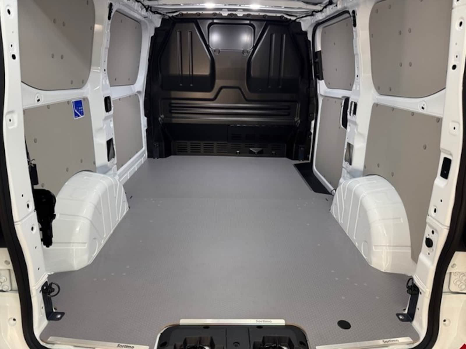 Volkswagen Transporter Kasten kurzer Radstand – Bild 11
