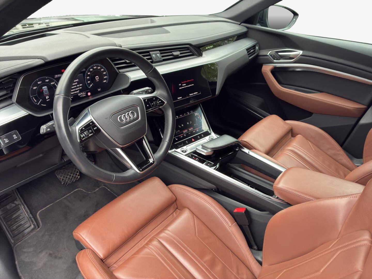Bild über Audi e-tron Black Edition S line 55 quattro 300,00 kW - for more details contact your dealer