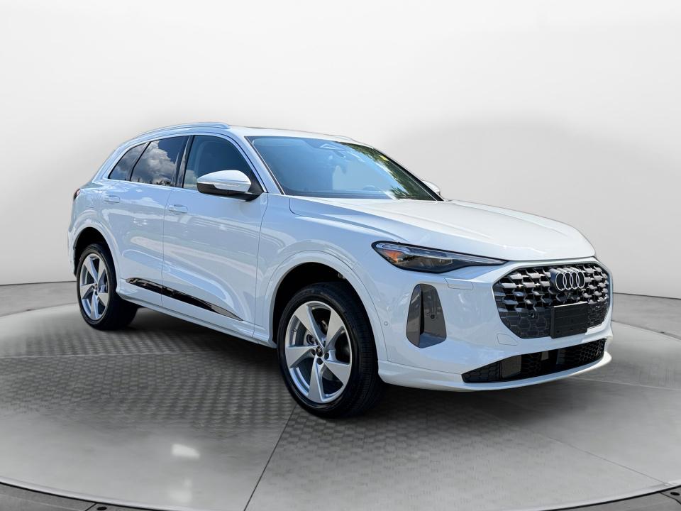 2026 Audi Q5 Premium Plus quattro's photo