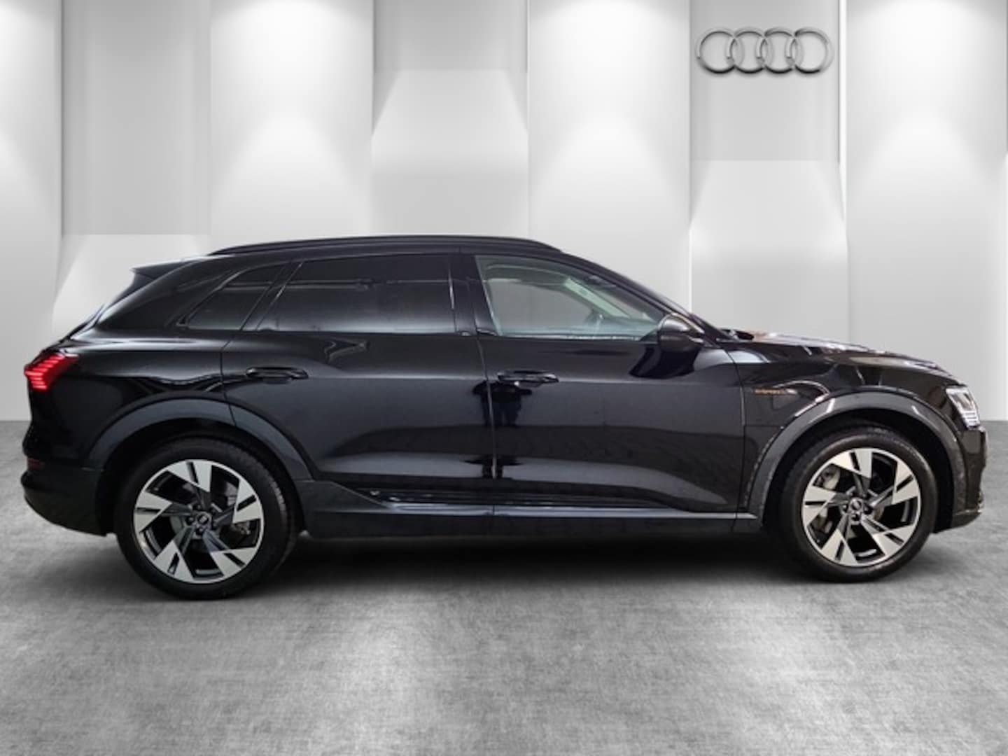 Bild über Audi e-tron advanced 55 quattro - für weitere Informationen kontaktieren Sie den Audi Partner