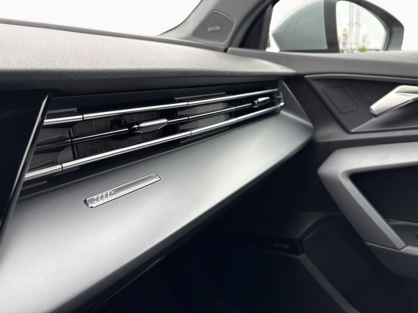 Bild über Audi A3 Sportback TFSI 110 kW S tronic - für weitere Informationen kontaktieren Sie den Audi Partner