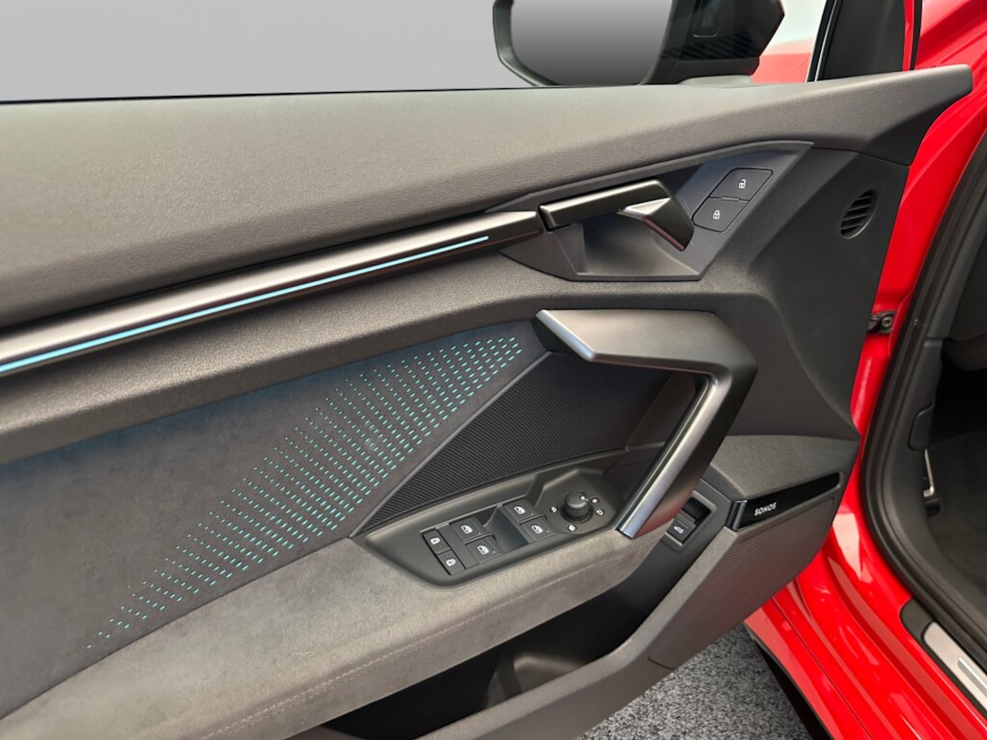 Bild über Audi RS 3 Limousine TFSI quattro 294 kW S tronic - für weitere Informationen kontaktieren Sie den Audi Partner
