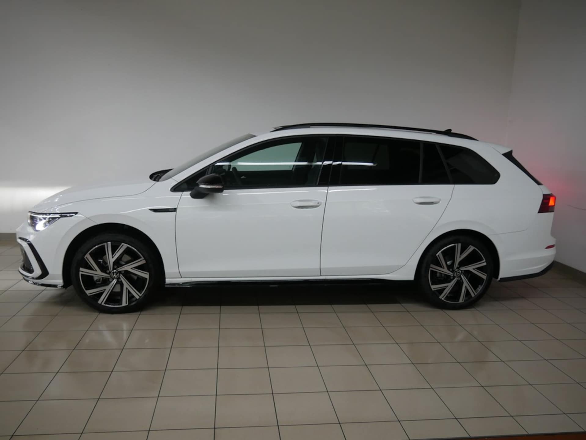 Volkswagen Golf Variant R-Line