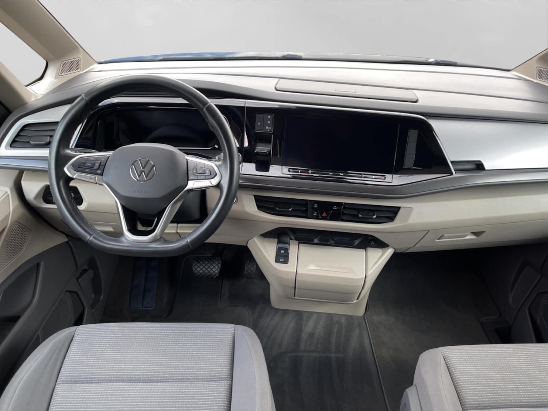 Volkswagen Multivan Langversion Basis-Modell