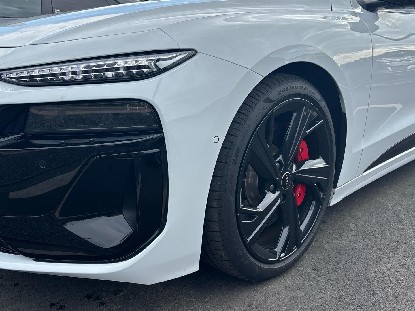 Bild über Audi S6 Sportback e-tron e-tron quattro 370 kW - für weitere Informationen kontaktieren Sie den Audi Partner