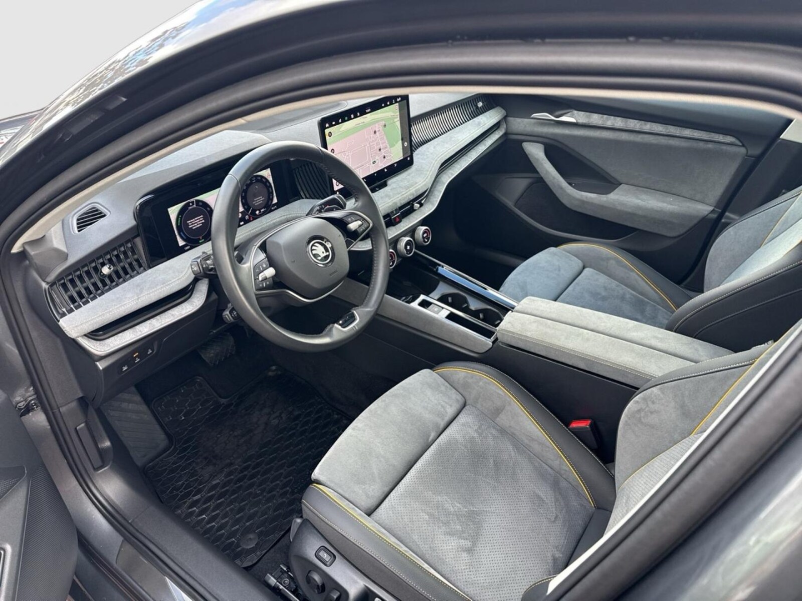 Škoda Superb Combi – Bild 8