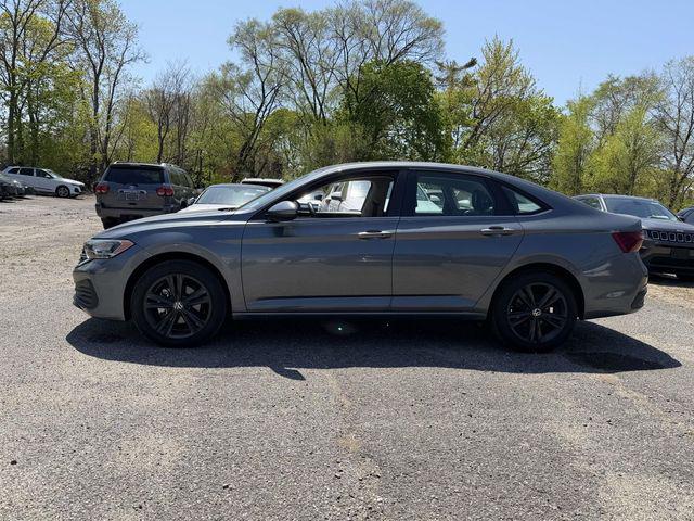 Used 2023 Volkswagen Jetta SE with VIN 3VW7M7BUXPM009594 for sale in Massapequa, NY