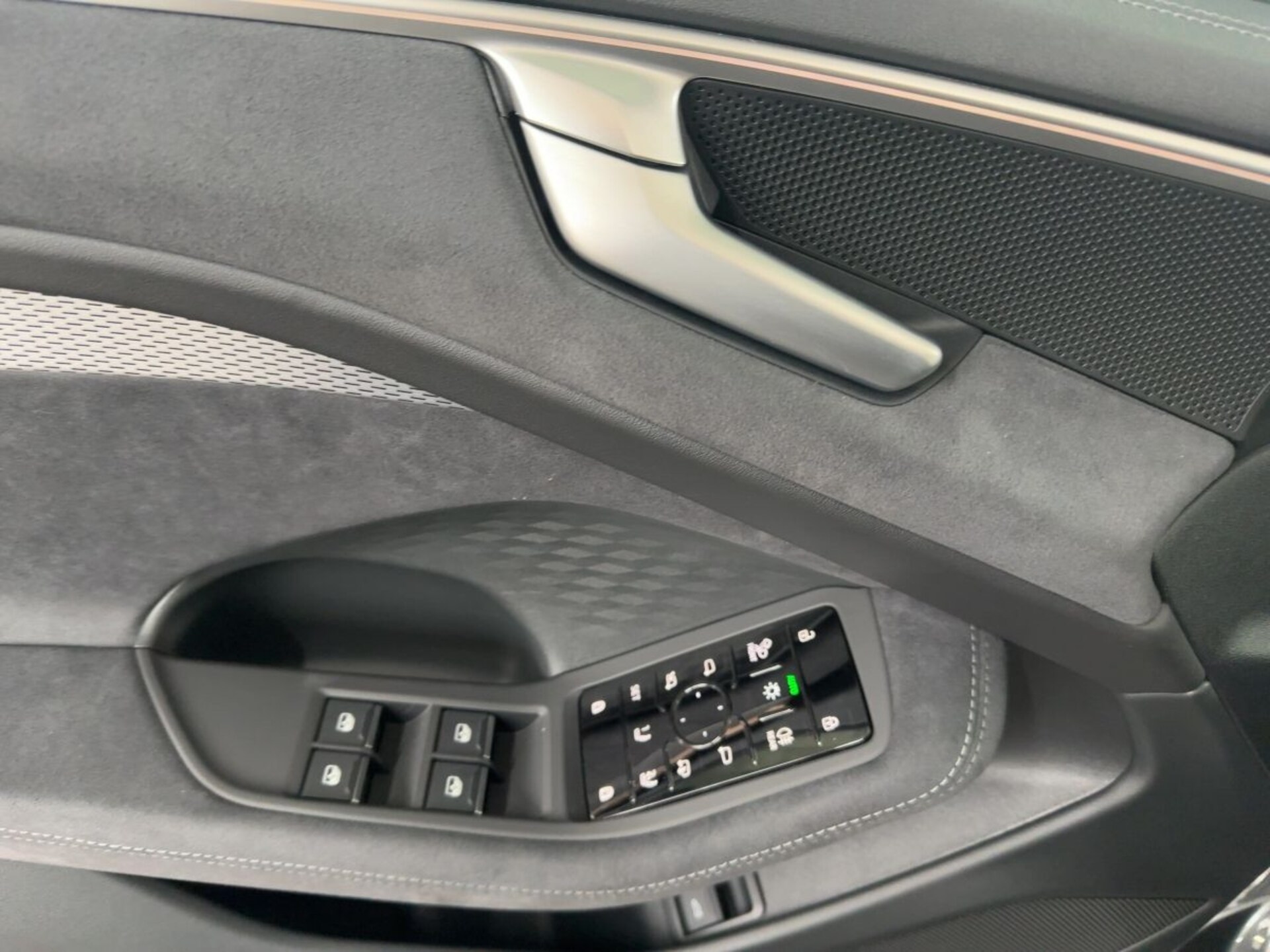 Audi A6 Avant e-hybrid edition one