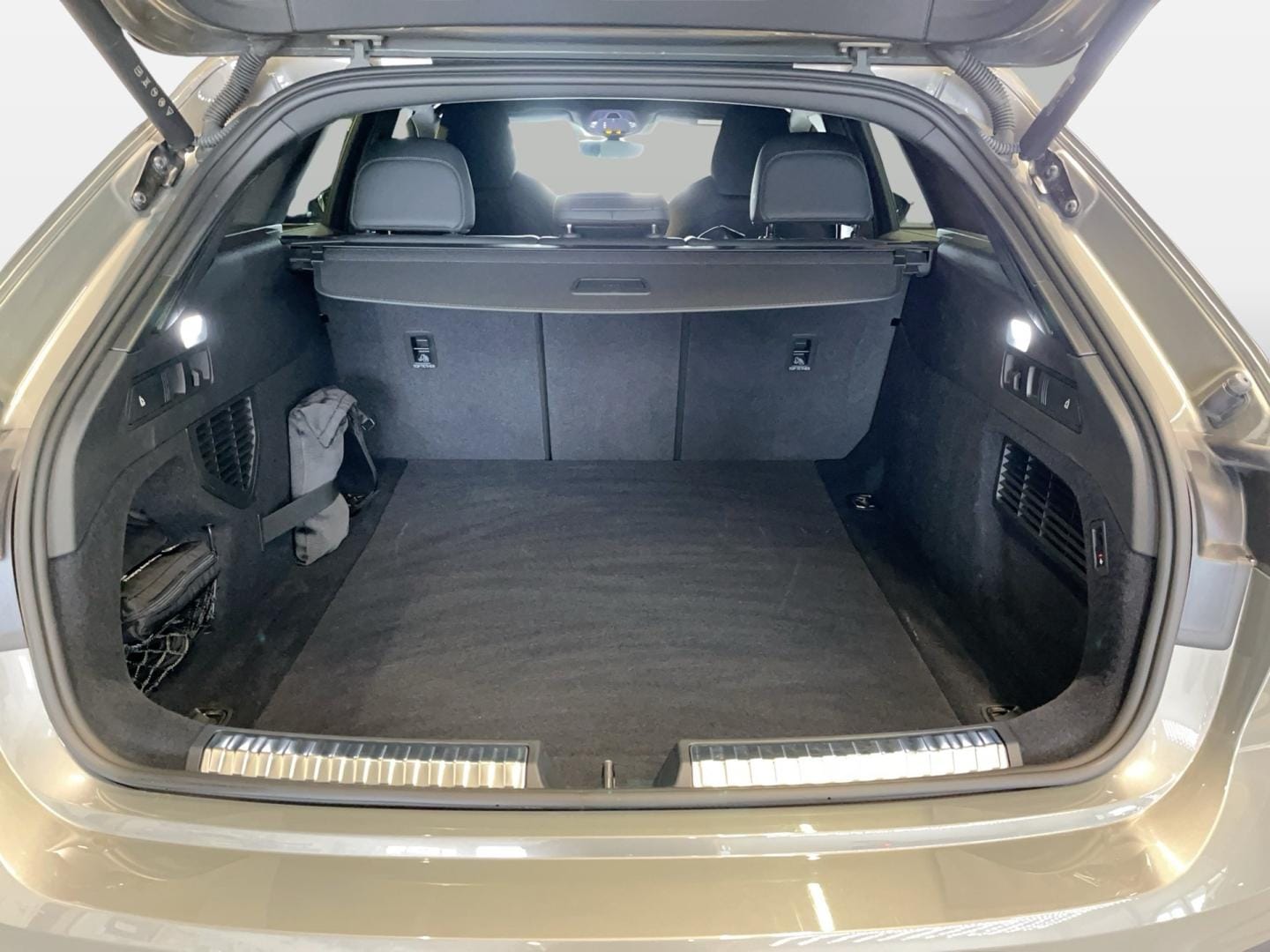 Bild über Audi A5 Avant TDI 150 kW S tronic - für weitere Informationen kontaktieren Sie den Audi Partner