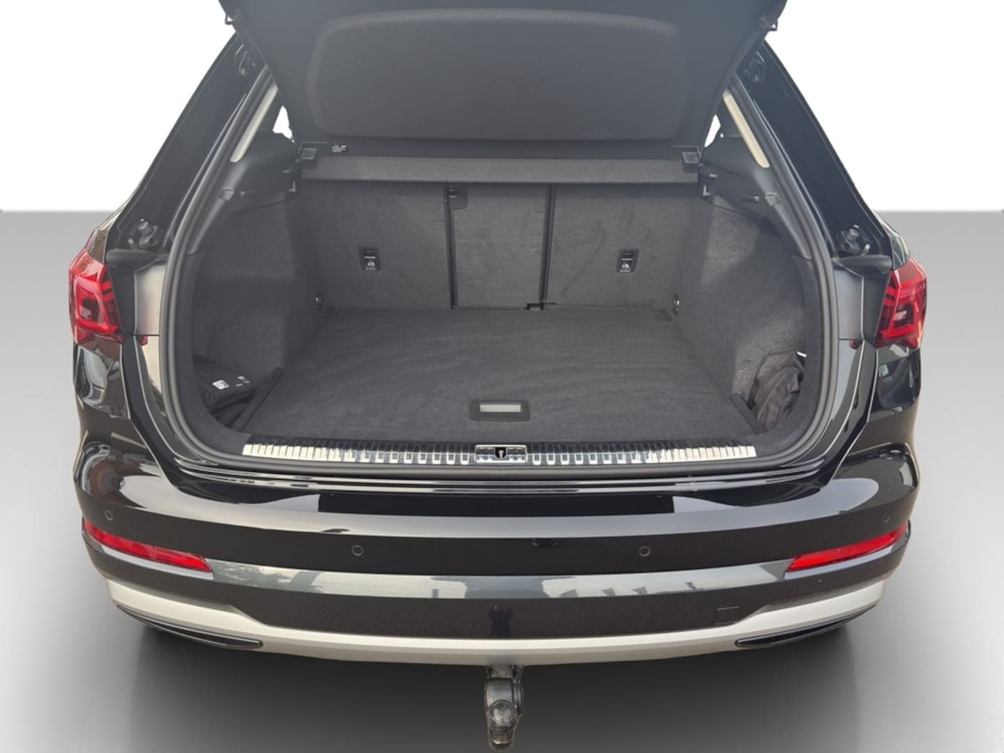 Bild über Audi Q3 TFSI 110 kW S tronic - für weitere Informationen kontaktieren Sie den Audi Partner