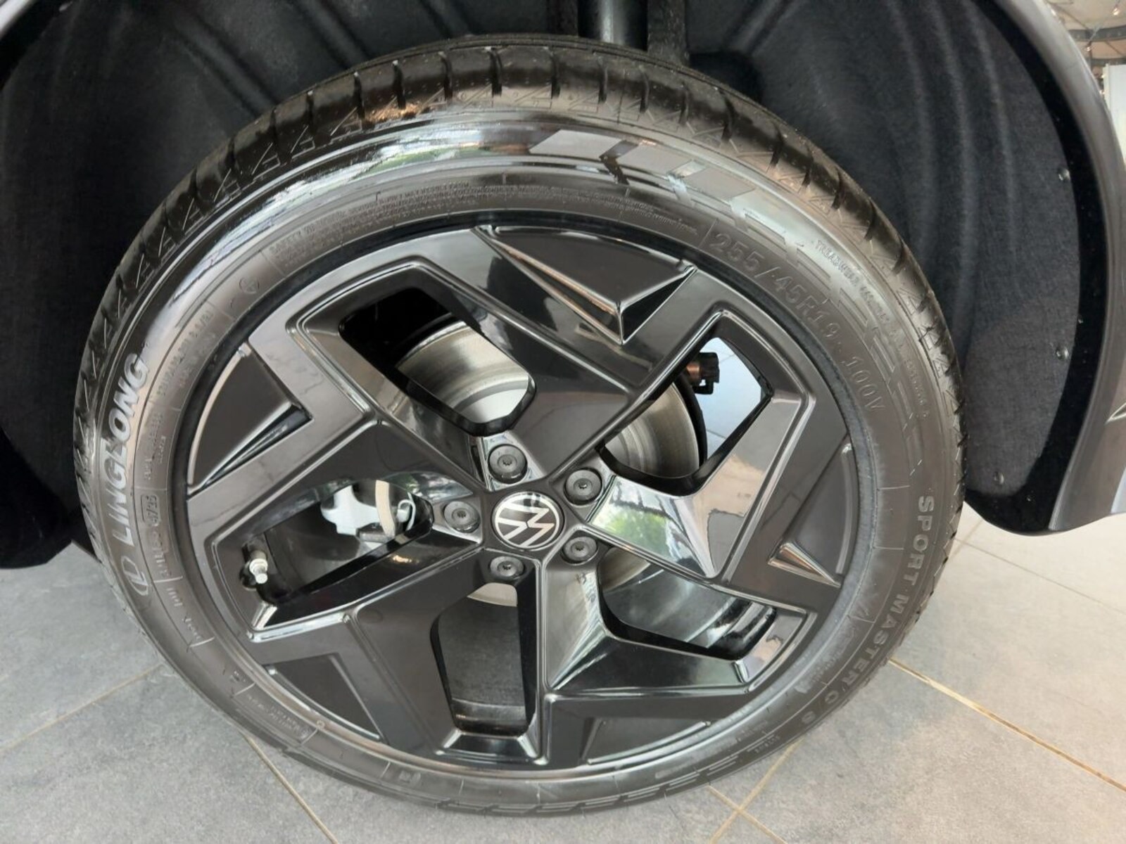 Volkswagen Tiguan – Bild 12