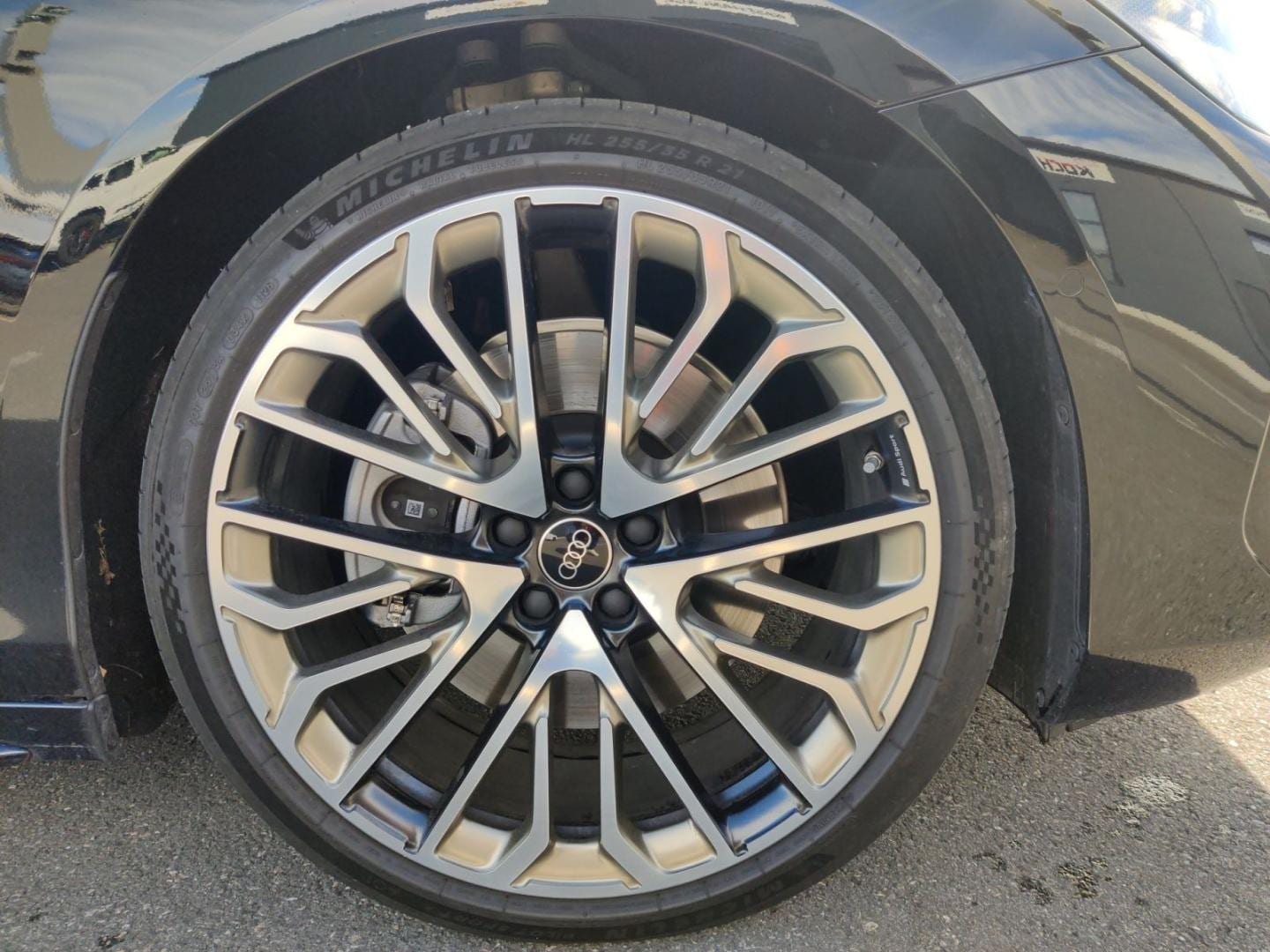 Bild über Audi A6 Avant TDI quattro 220 kW S tronic - für weitere Informationen kontaktieren Sie den Audi Partner
