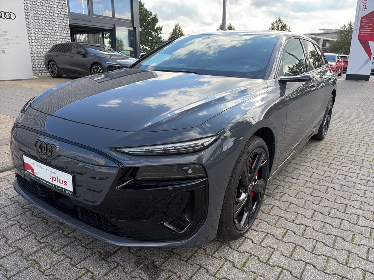 Bild über Audi S6 Avant e-tron e-tron quattro - für weitere Informationen kontaktieren Sie den Audi Partner