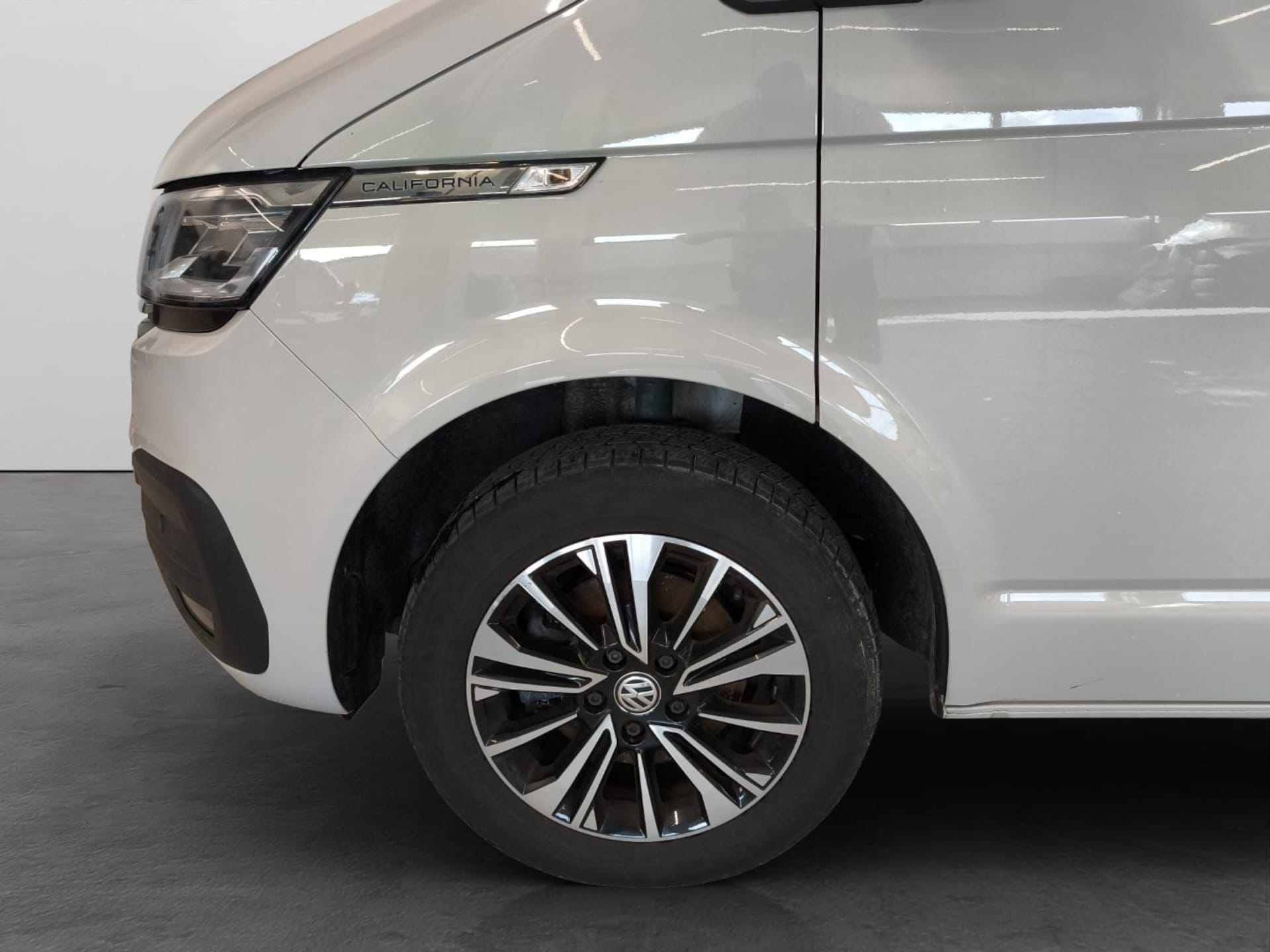 Volkswagen T6.1 California Beach