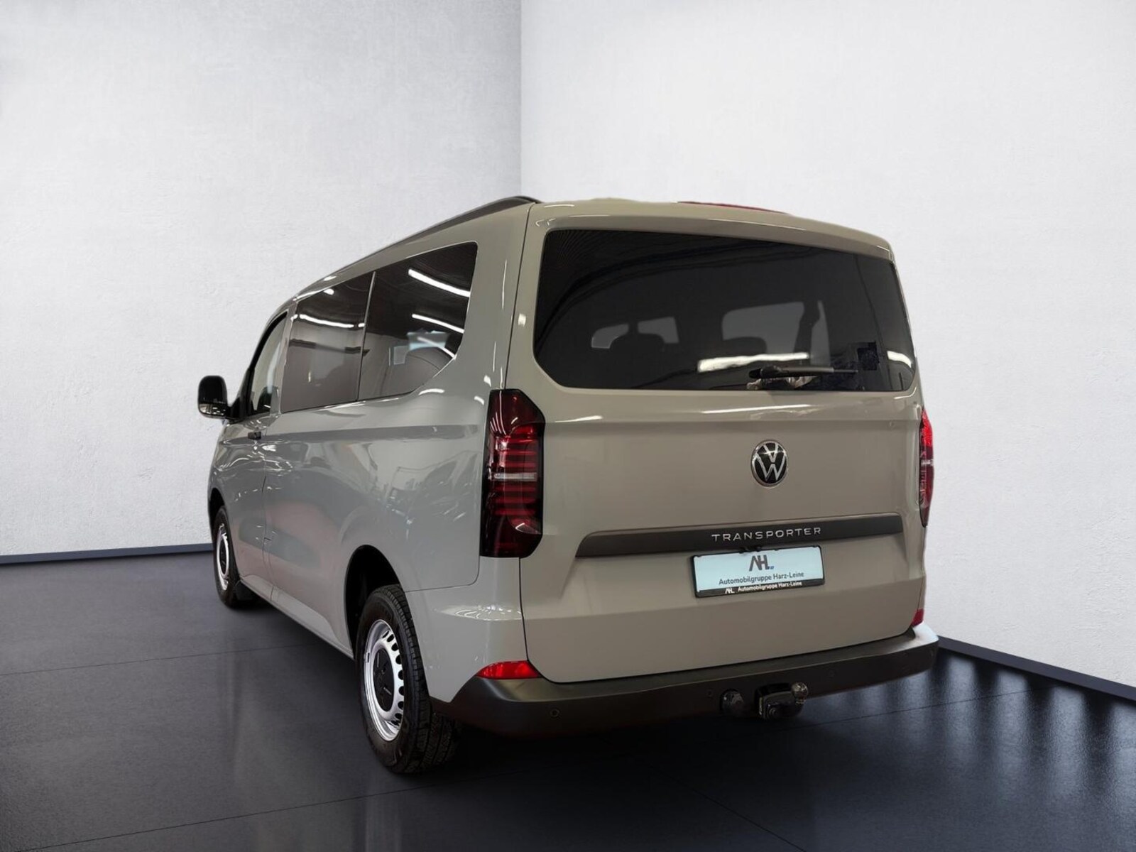 Volkswagen Transporter Kombi kurzer Radstand – Bild 4