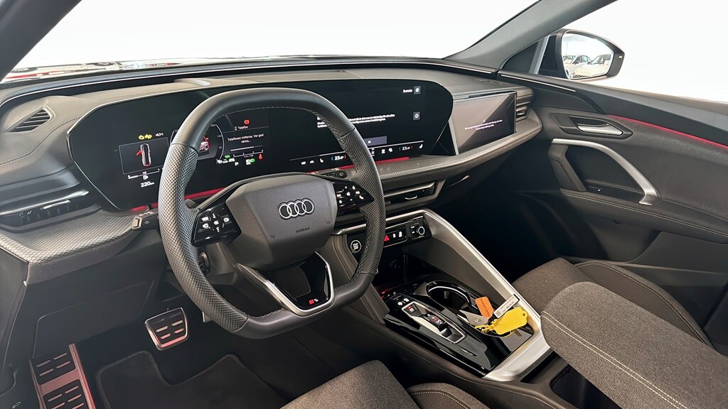 Bild som visar&nbsp;Audi Q5 SUV&nbsp;Q5 SUV TDI quattro S line 150 kWS tronic - för mer information kontakta din Audi Partner