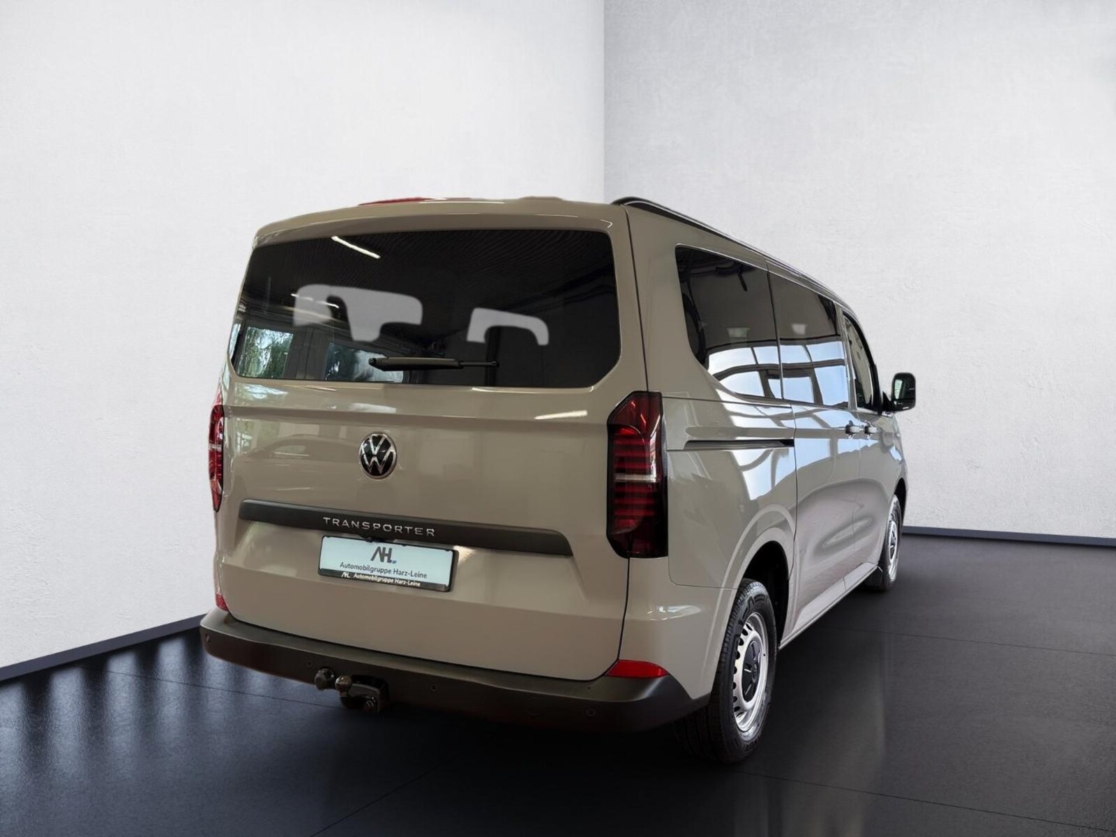 Volkswagen Transporter Kombi kurzer Radstand – Bild 6