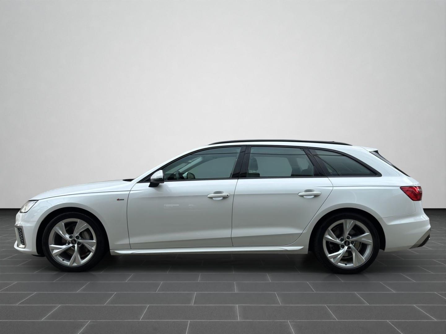 Bild über Audi A4 Avant S line 40 TDI quattro S tronic - für weitere Informationen kontaktieren Sie den Audi Partner