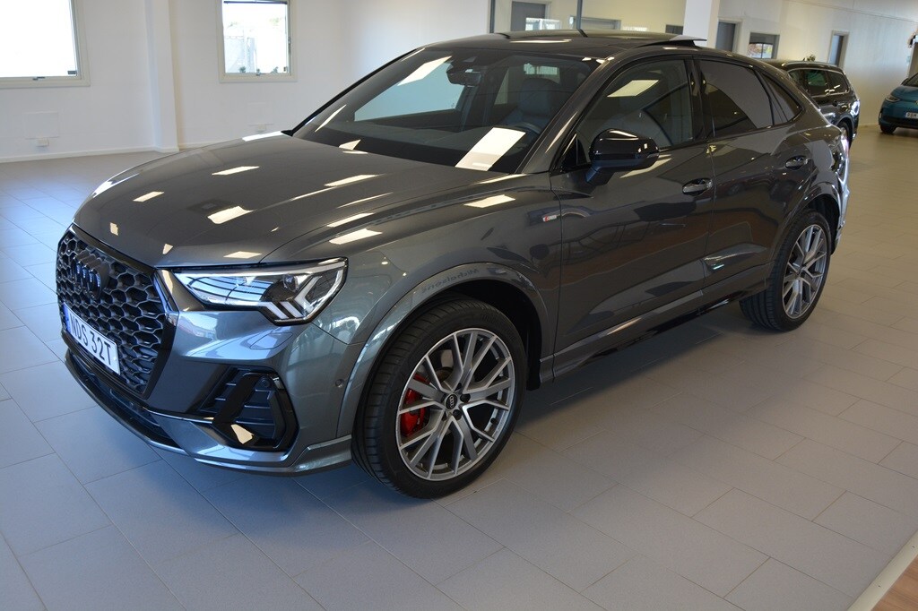 Bild som visar&nbsp;Audi Q3 Sportback&nbsp;Q3 Sportback 45 TFSI quattro S line 245 hk S tronic - för mer information kontakta din Audi Partner