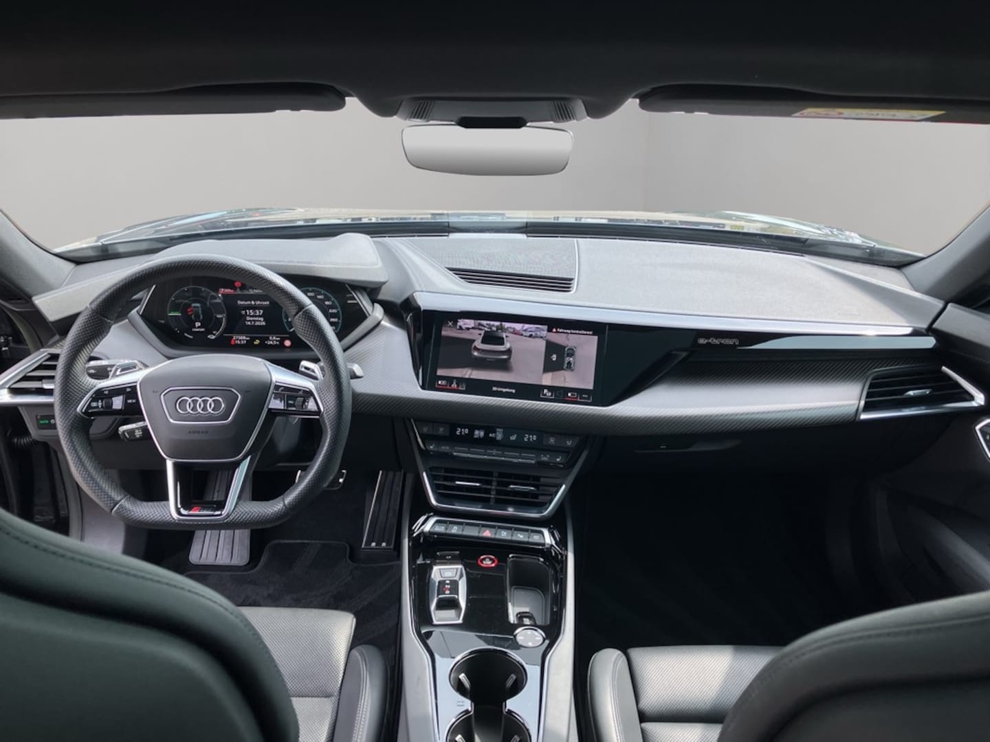 Bild über Audi RS e-tron GT e-tron quattro - für weitere Informationen kontaktieren Sie den Audi Partner