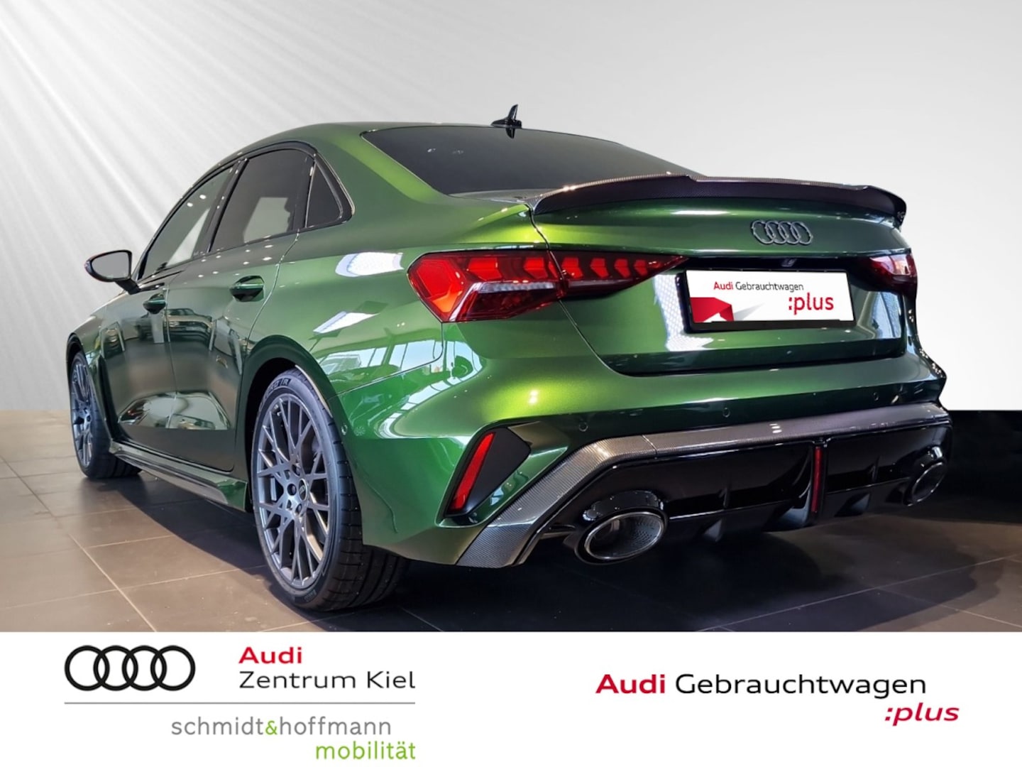 Bild über Audi RS 3 Limousine TFSI quattro 294 kW S tronic - für weitere Informationen kontaktieren Sie den Audi Partner