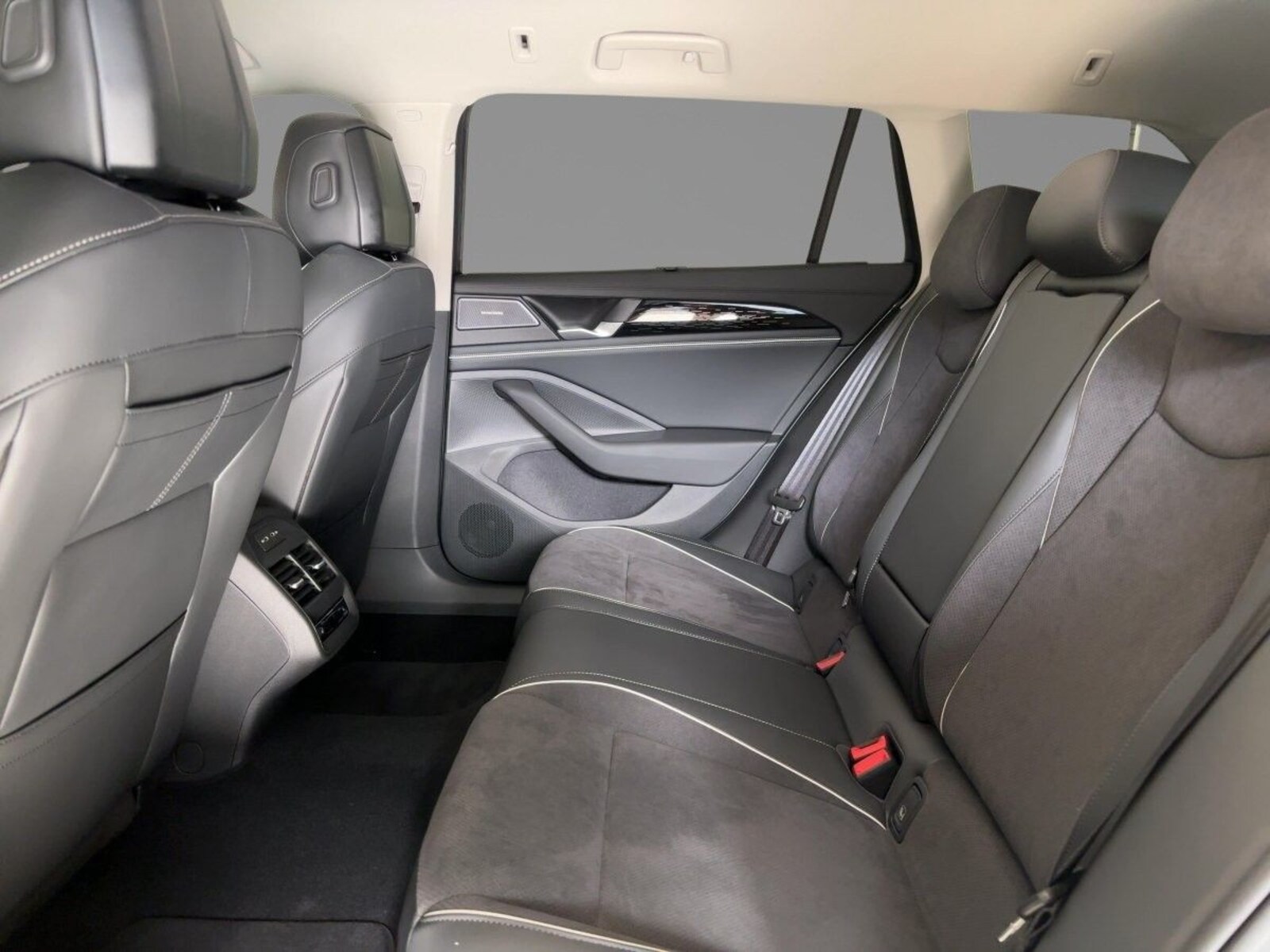 Volkswagen Passat – Bild 7