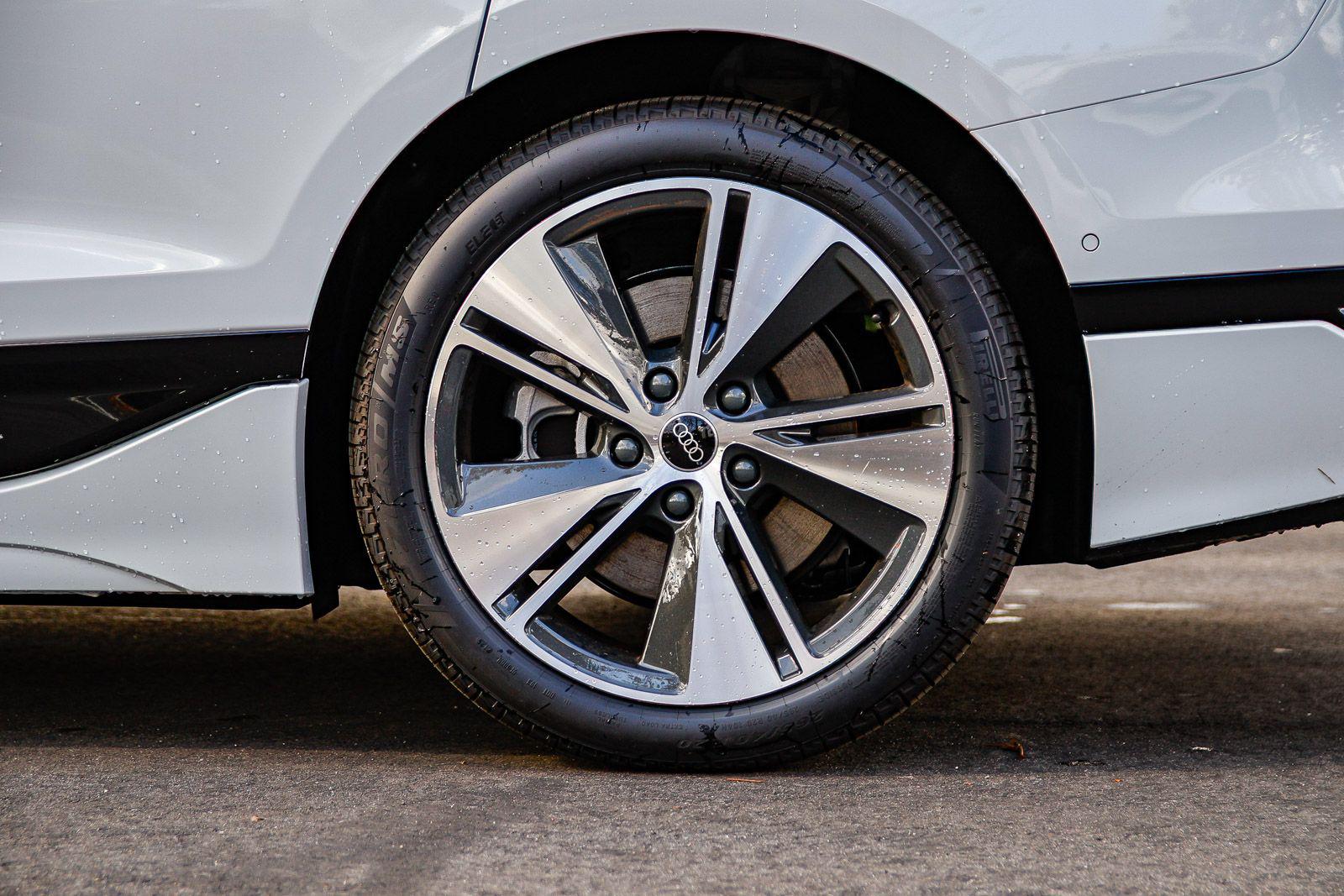 2025 Audi A6 Sportback e-tron Premium - Photo 8